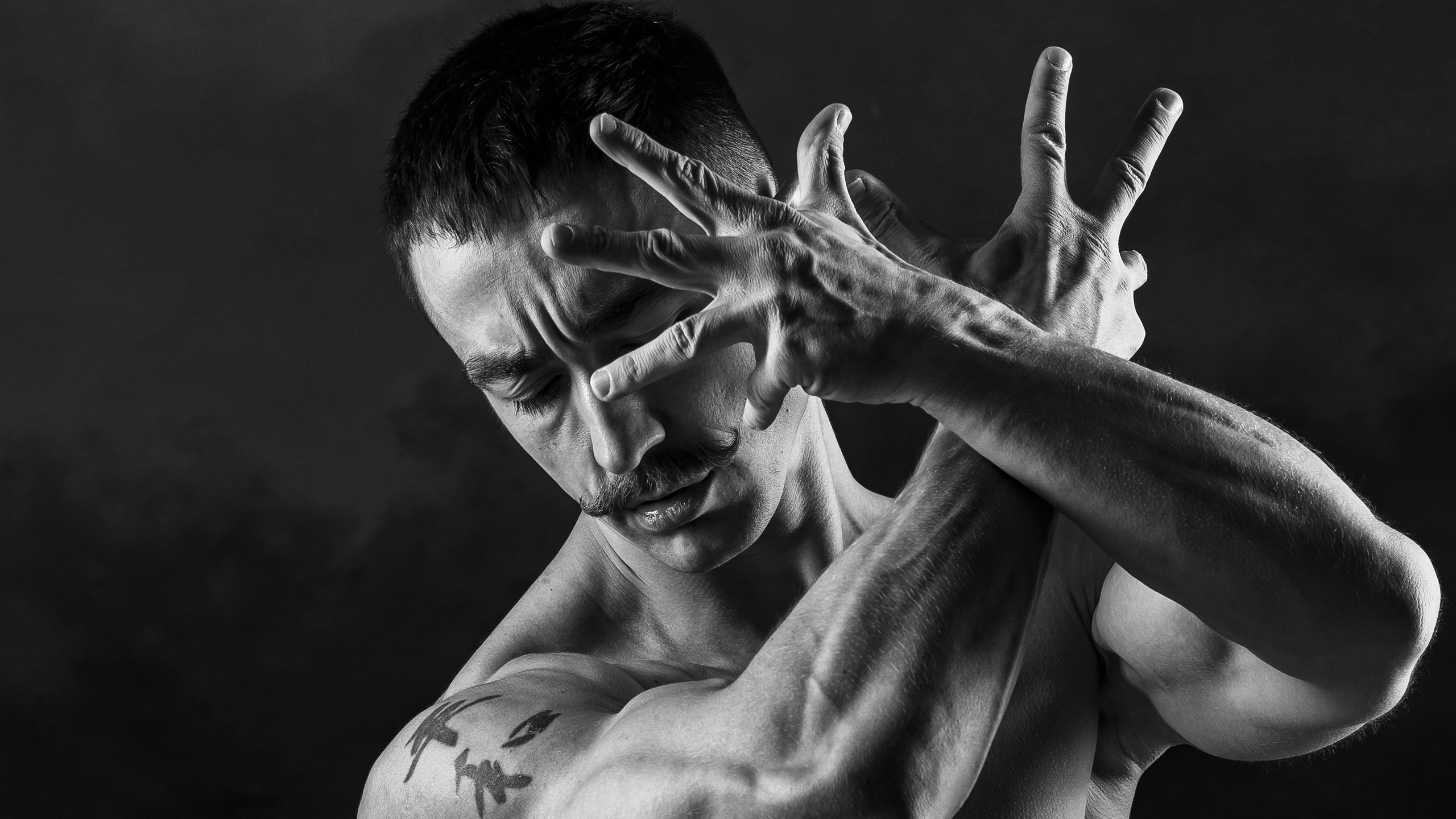 Мужской ЧБ портрет. Свадебный и репортажный фотограф в Москве и Московской области