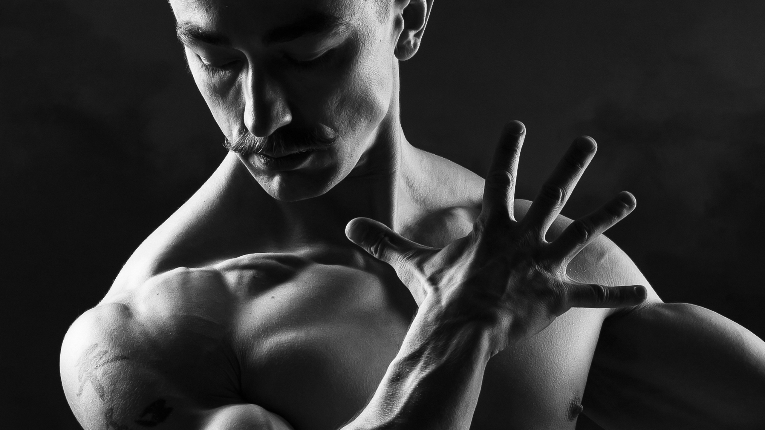 Мужской ЧБ портрет. Свадебный и репортажный фотограф в Москве и Московской области