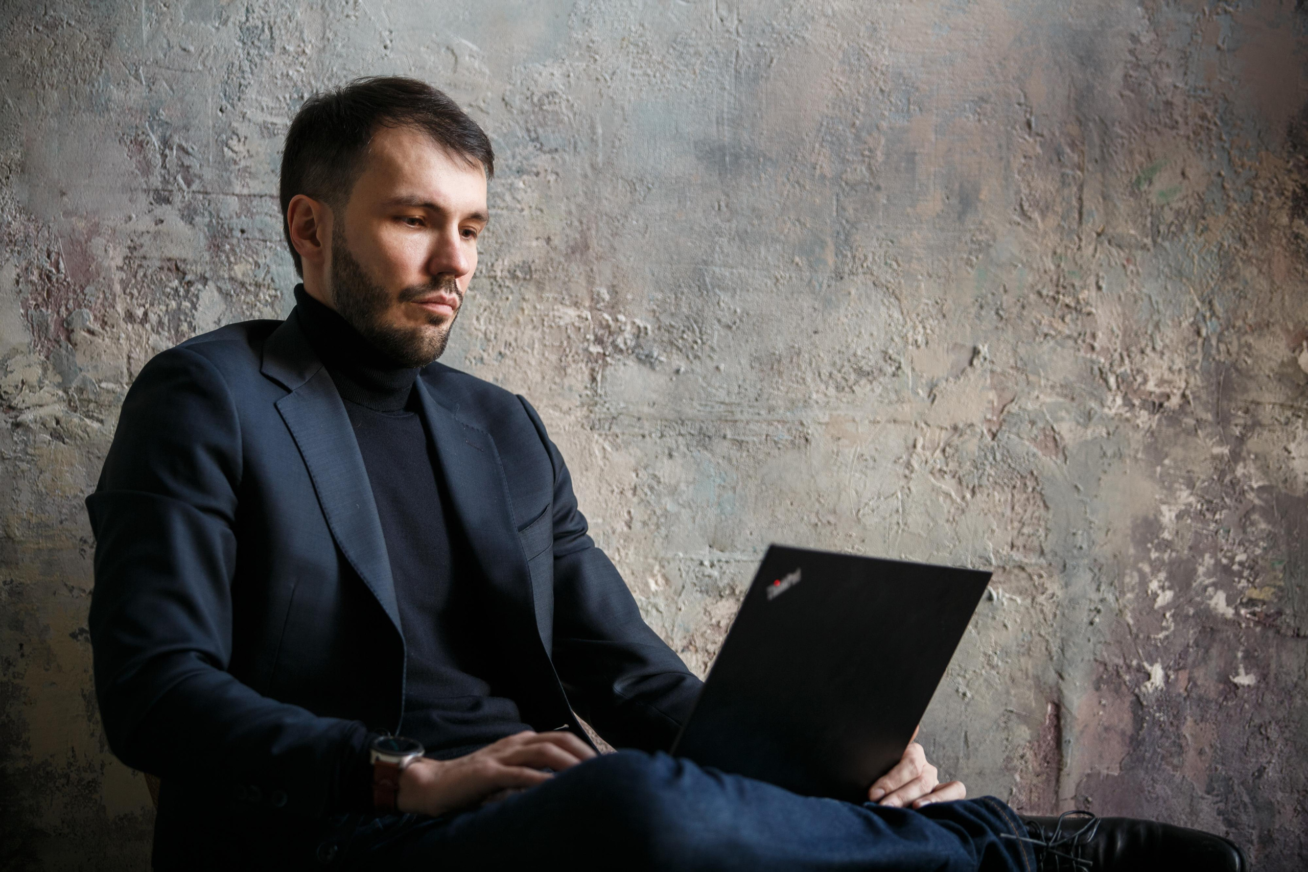 Мужской портрет в студии. Свадебный и репортажный фотограф в Москве и Московской области