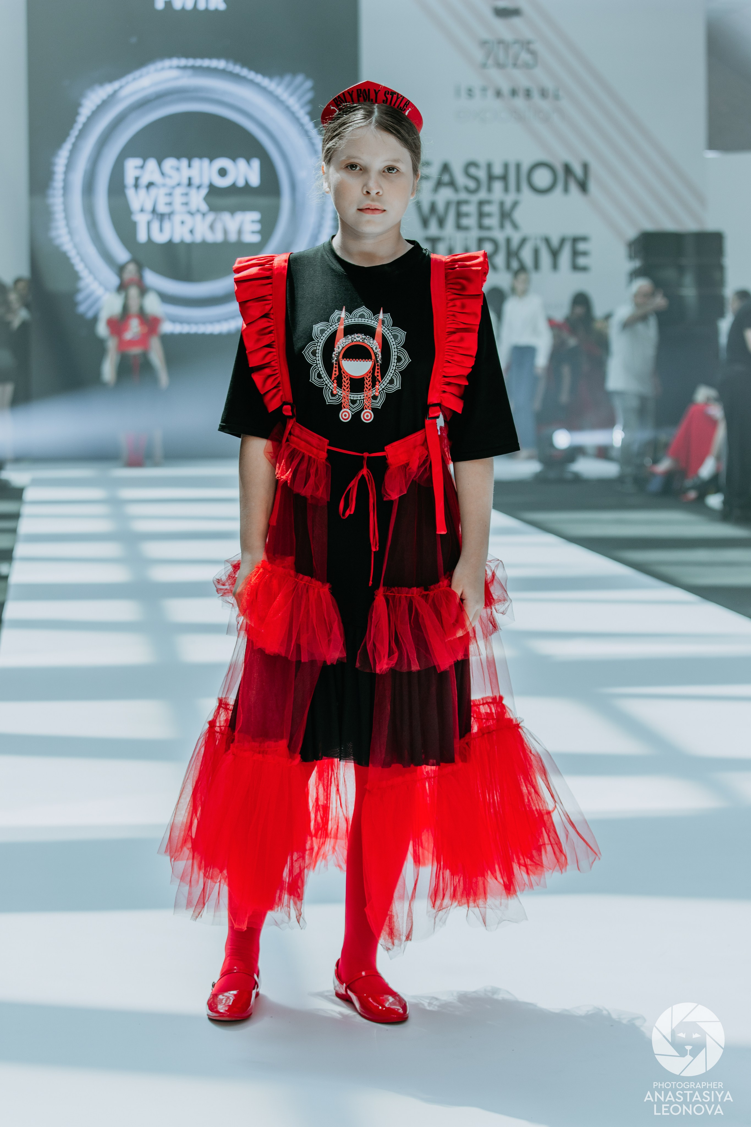 Fashion Week Türkiye [spring, 2025]. Anastasia Leonowa