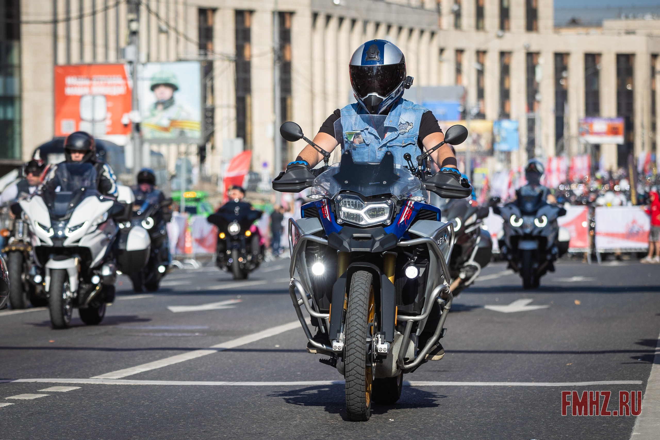 Закрытие Мотосезона 2023 на проспекте Академика Сахарова. Фотограф Владимир Охрименко