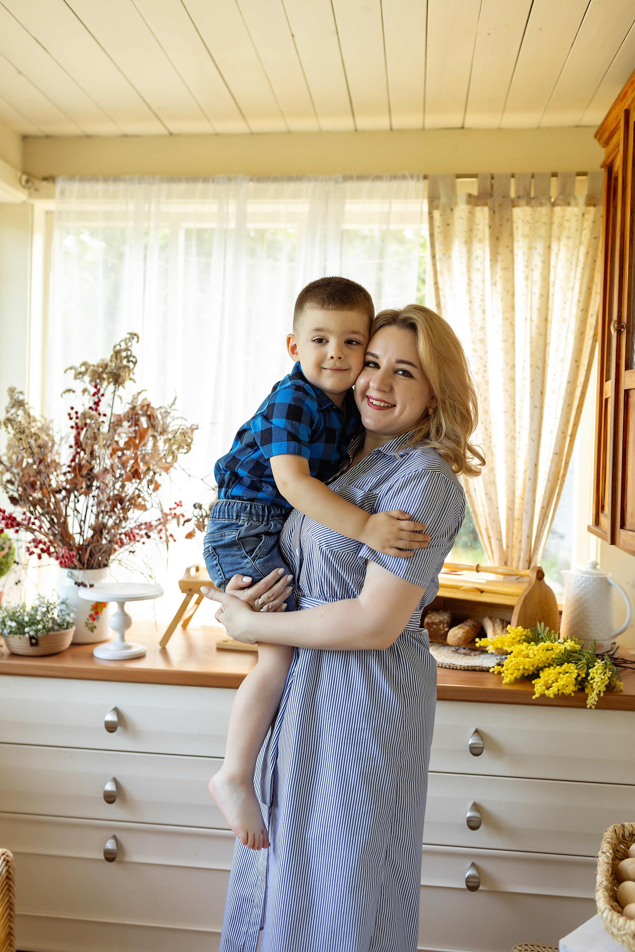 Семейная фотосессия на фотодаче в Купавне. Фотограф в Железнодорожном и Балашихе