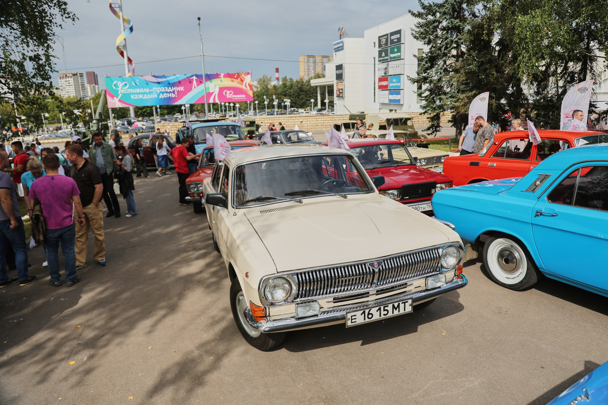 «Ретро-фестиваль» 2025. Akhmedov Team × Medoed Production — фото и видеопродакшен для мероприятий