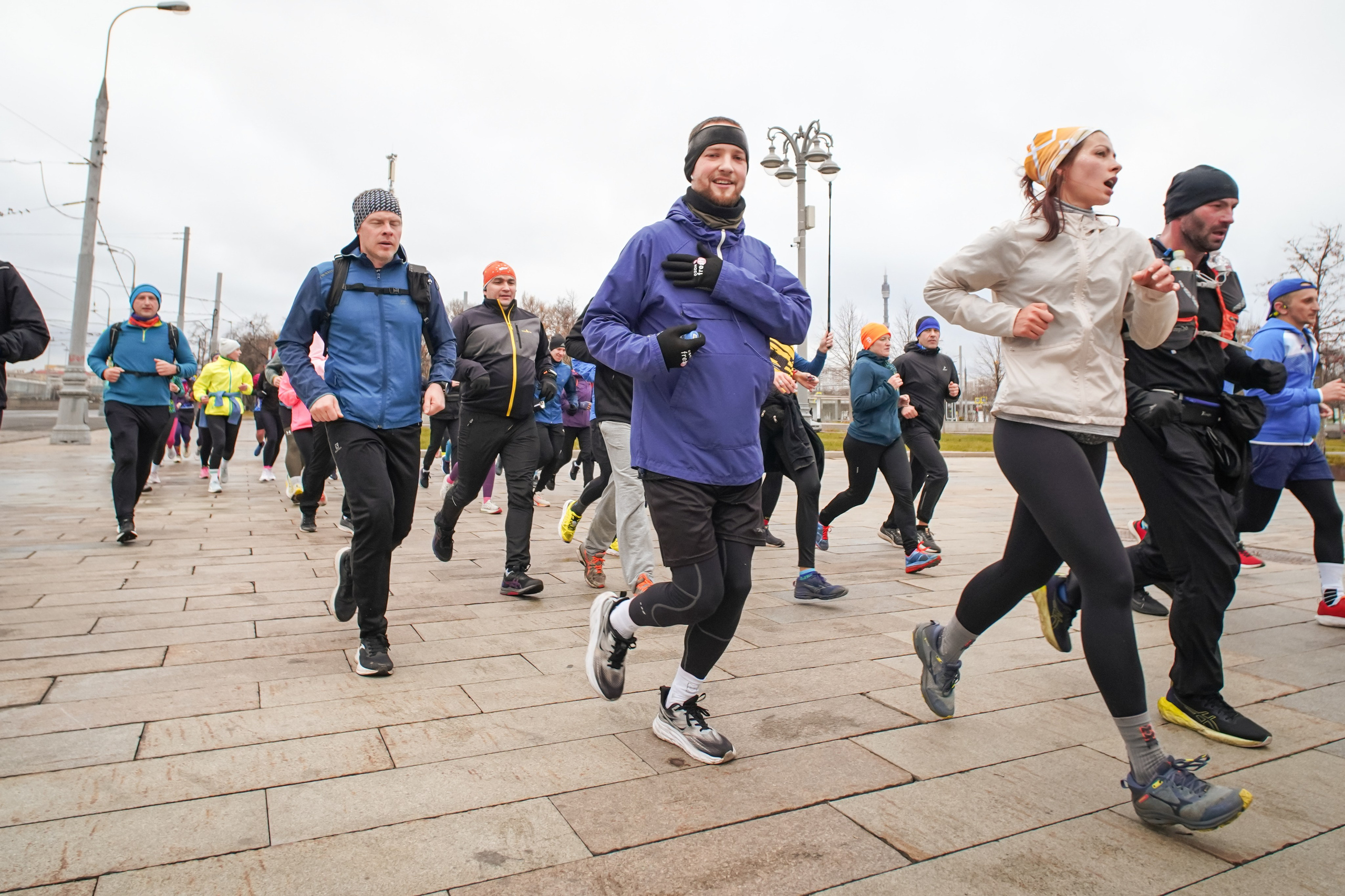 #марафонудома #яuzarun 2024 2-я петля, группа 6:30. Роман Капилюшов. Бег. Фото. Видео. г. Люберцы