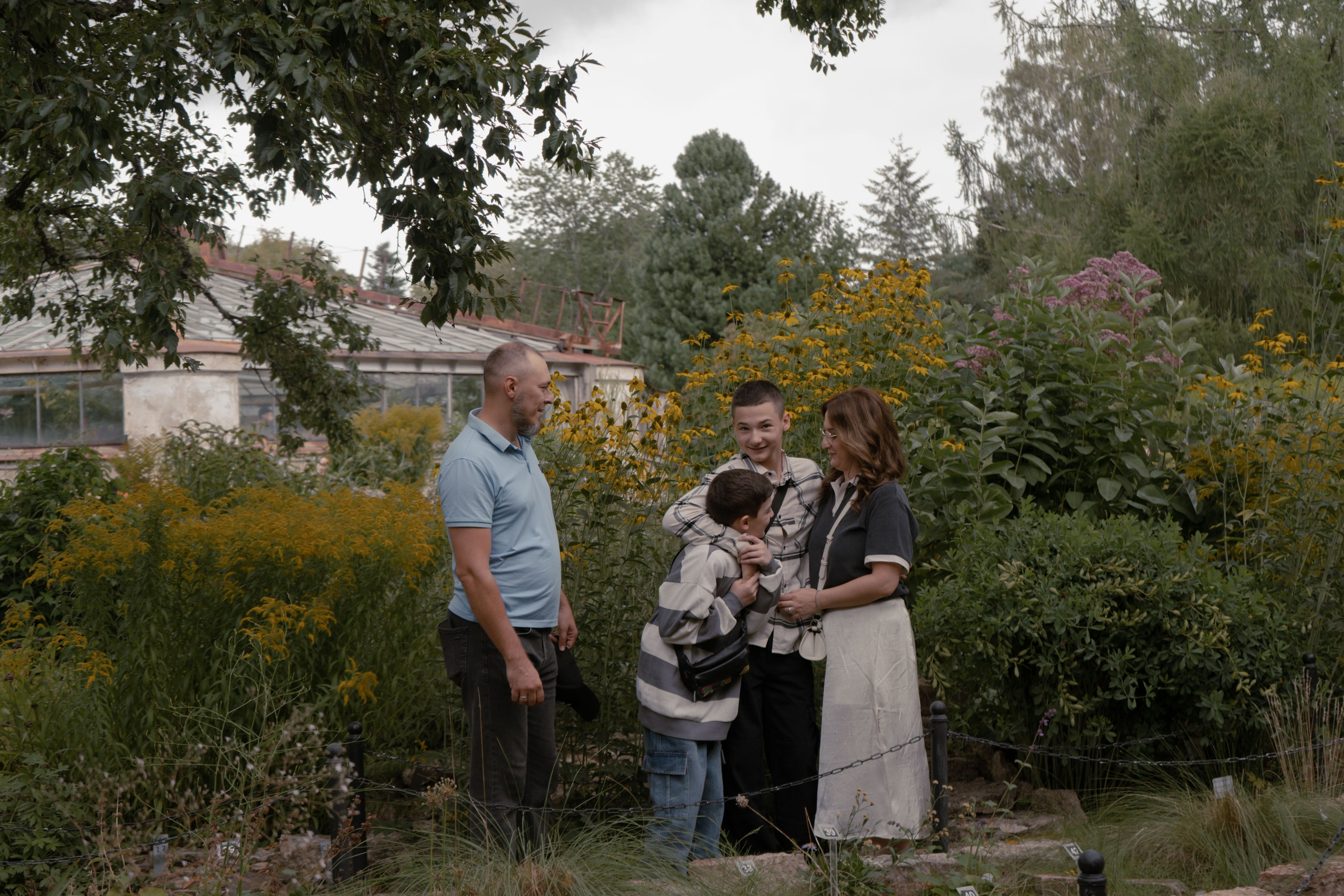 Бэкстейдж фотосессии подопечных фонда Адвита и их семей. Юля Мурашова портретный и документальный фотограф