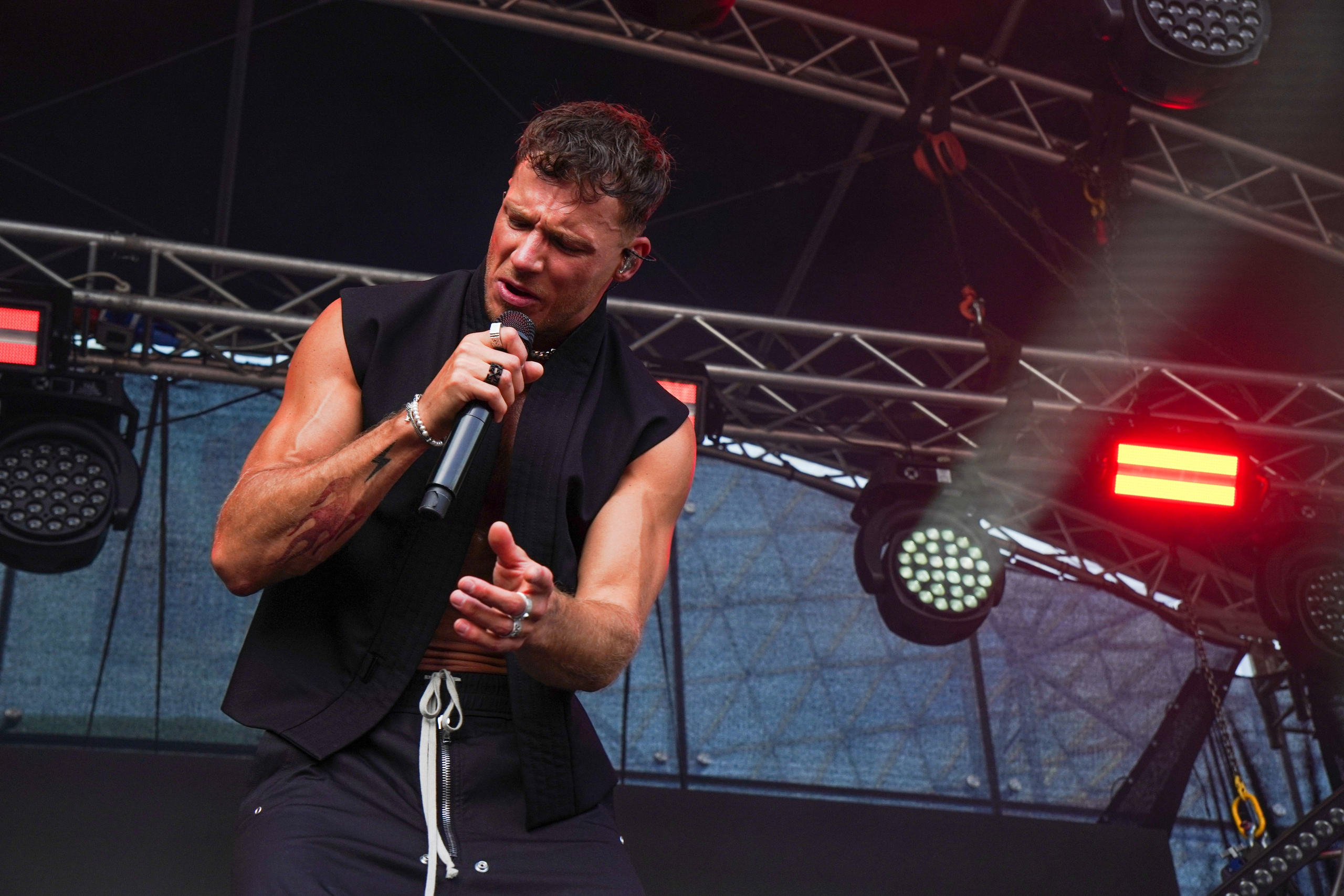 Портретный, репортажный и свадебный фотограф в Екатеринбурге Денис Южаков