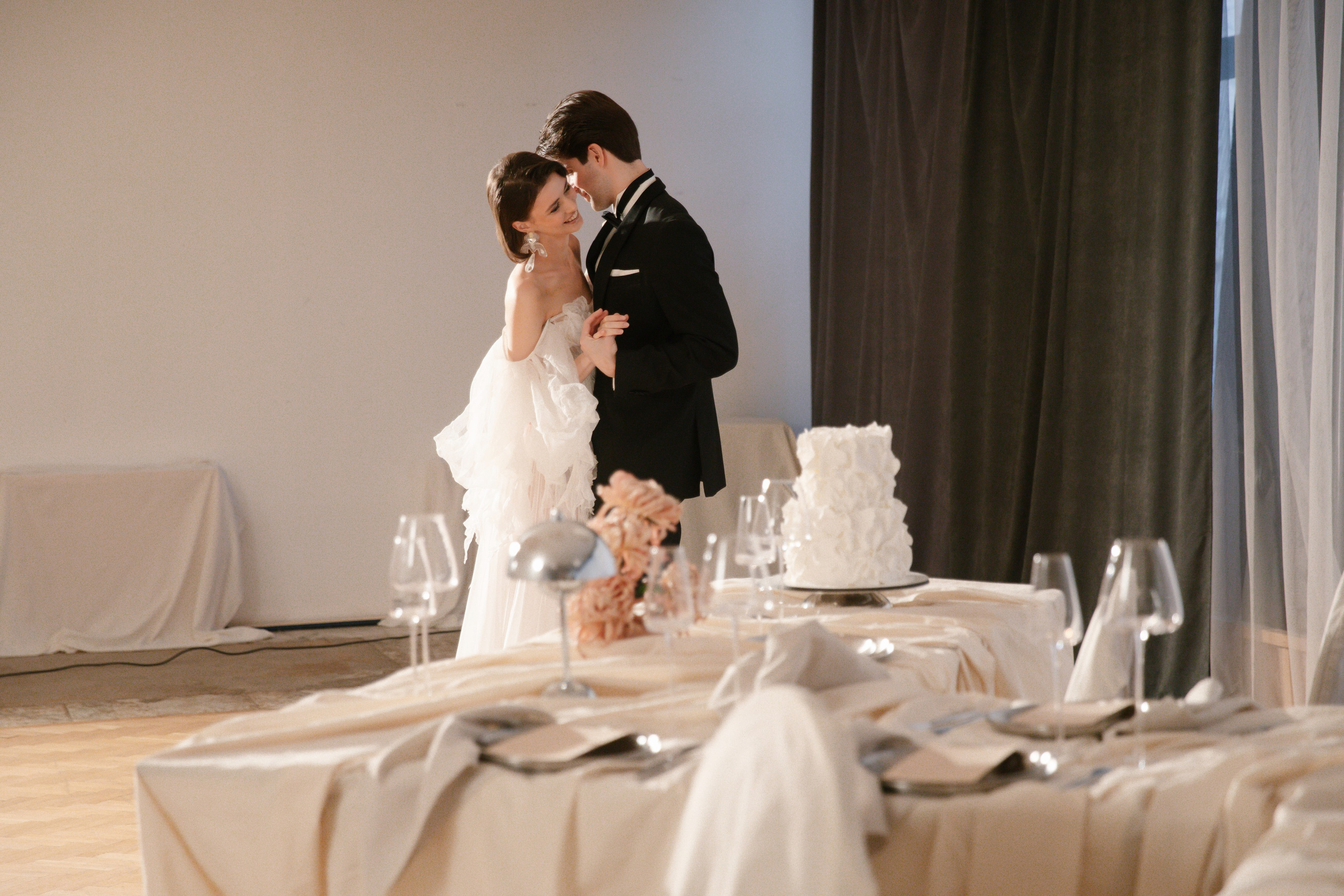 Фотосессия на банкетной площадке. Свадебный и семейный фотограф Анастасия Романова в Москве и Московской области