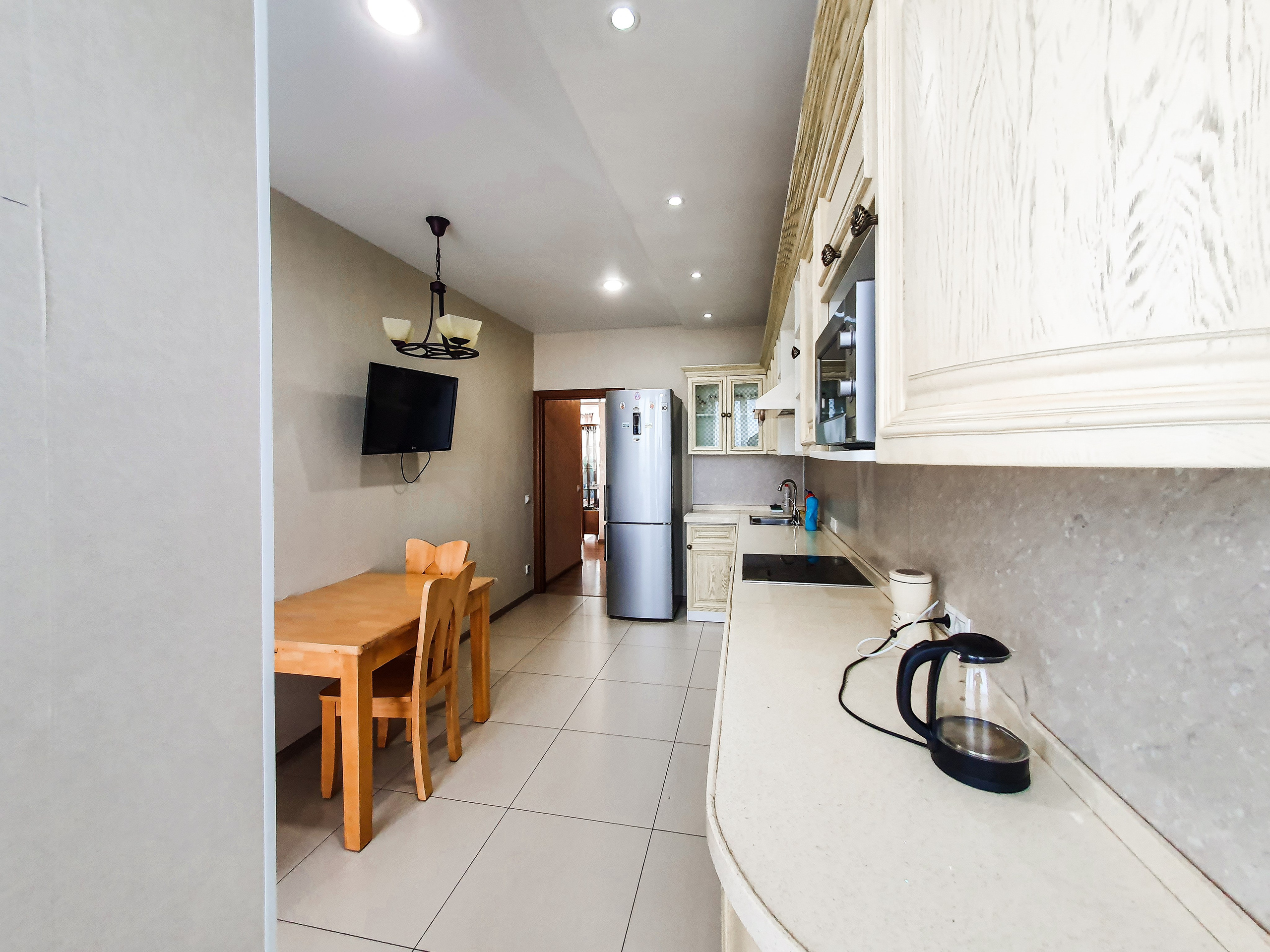 Кухня Фастовская 29. Компания по производству премиальной мебели в городе Владивосток Chezvl