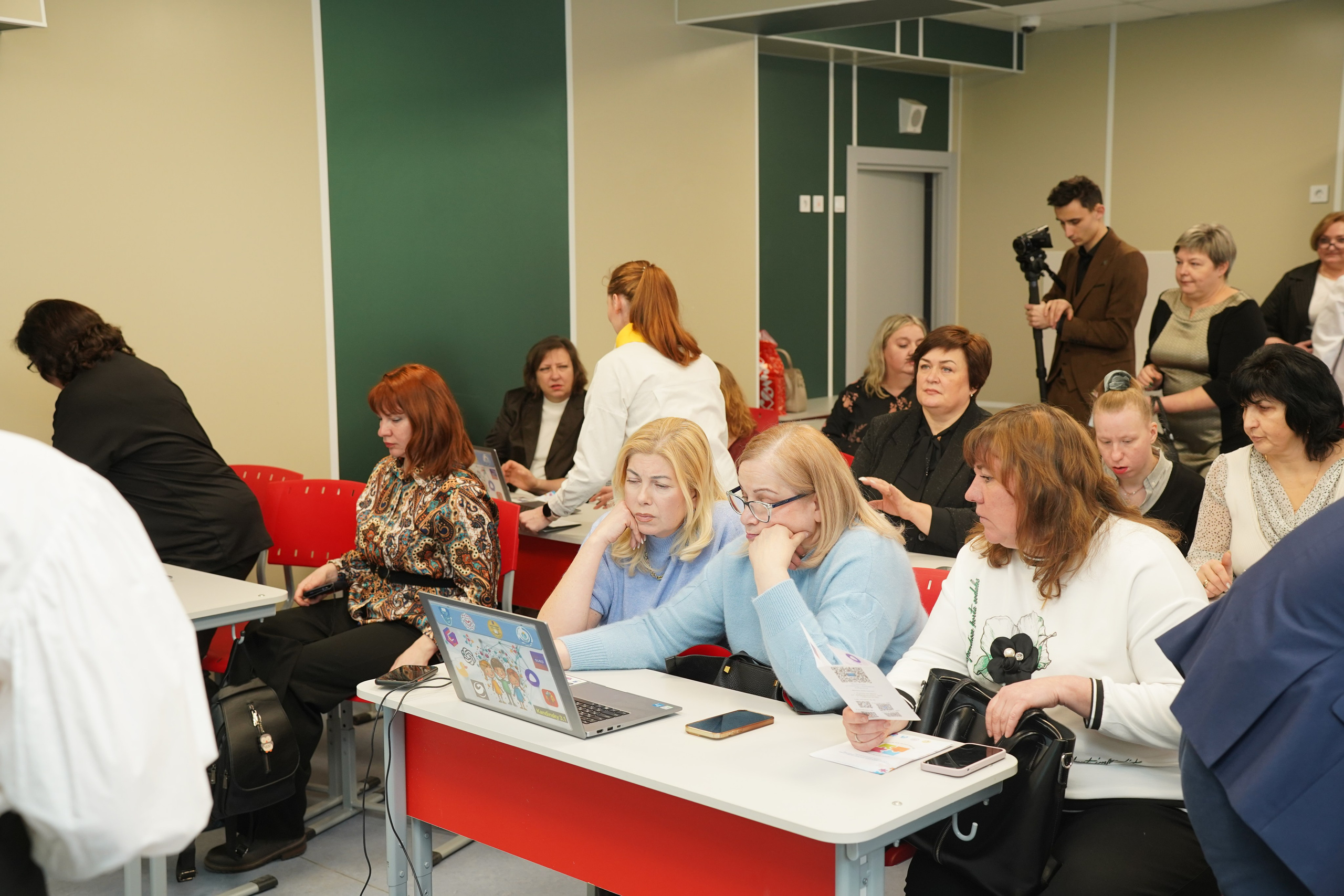 49 сад. MEMENTO.Выпускные альбомы, школьные, юбилейные и другие книги. Ростов-на-Дону