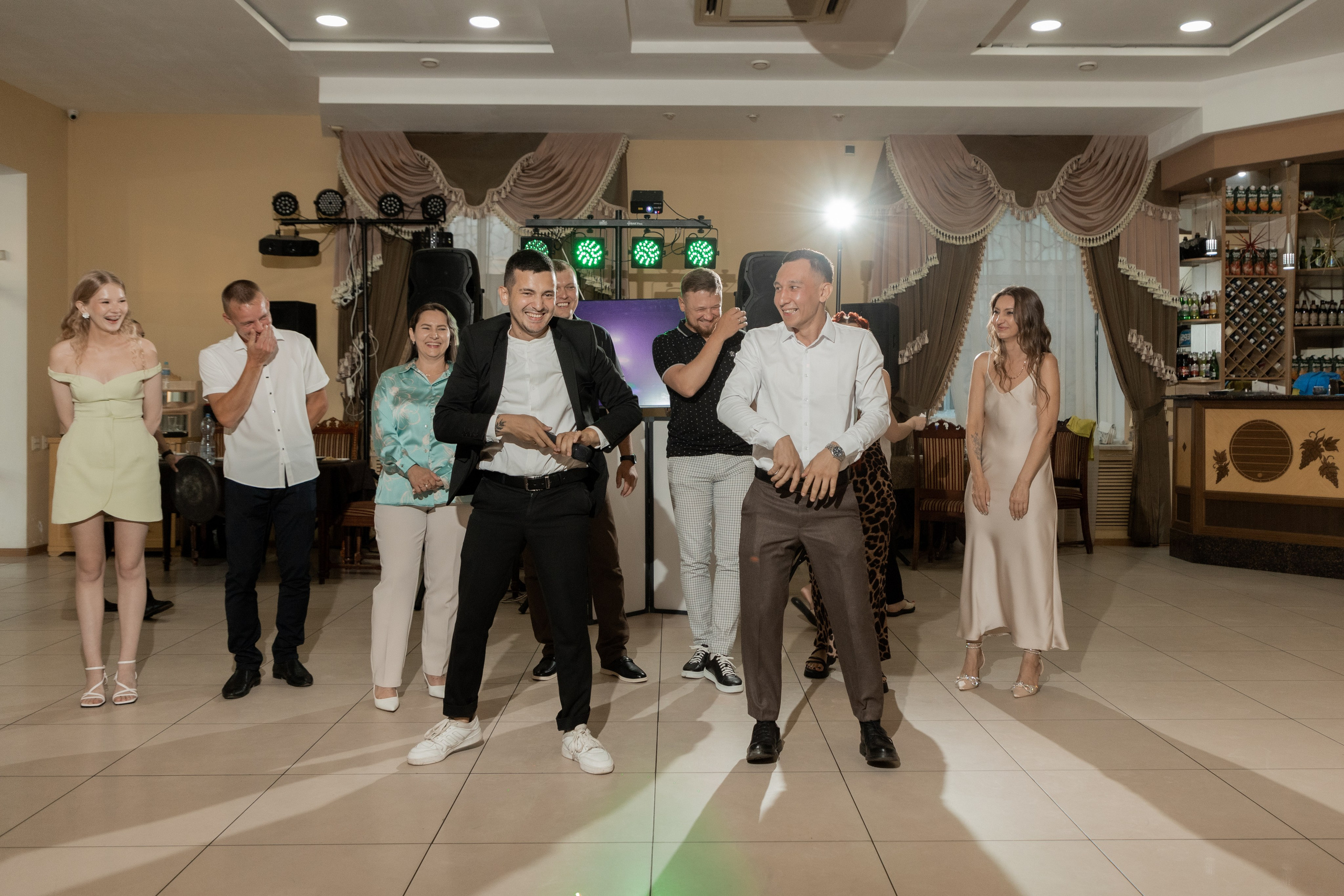 Роман и Александра (банкет). Свадебный фотограф Ангелина Сунгатулина | Саратов | Балаково | Вольск