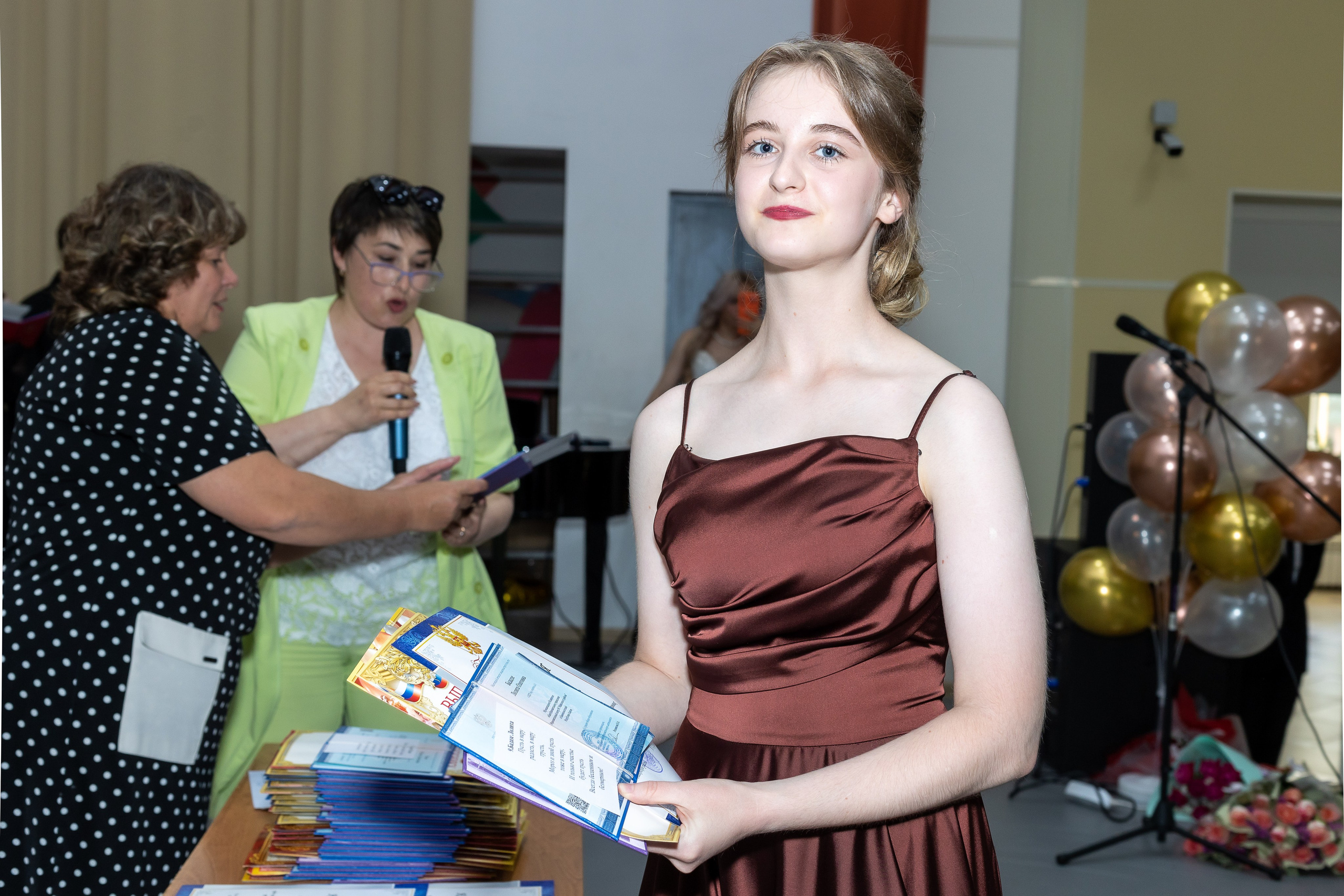 Вручение аттестата 2025. Выпускные альбомы Майкоп, Краснодар Елена Золотарева