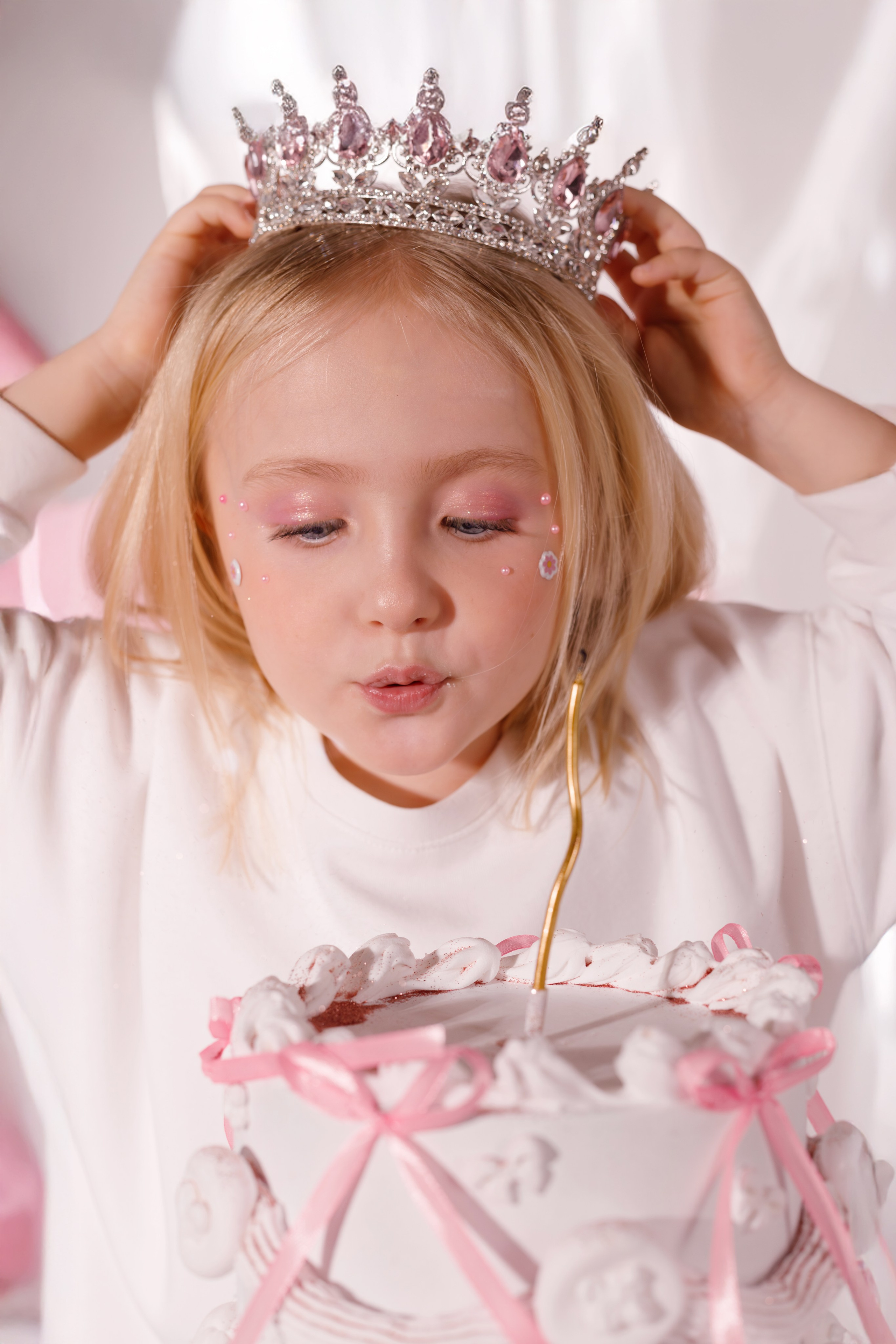 Фотосессия на День Рождения для девочек — сладкий праздник в сказочных декорациях. Детский студийный фотограф Сочи