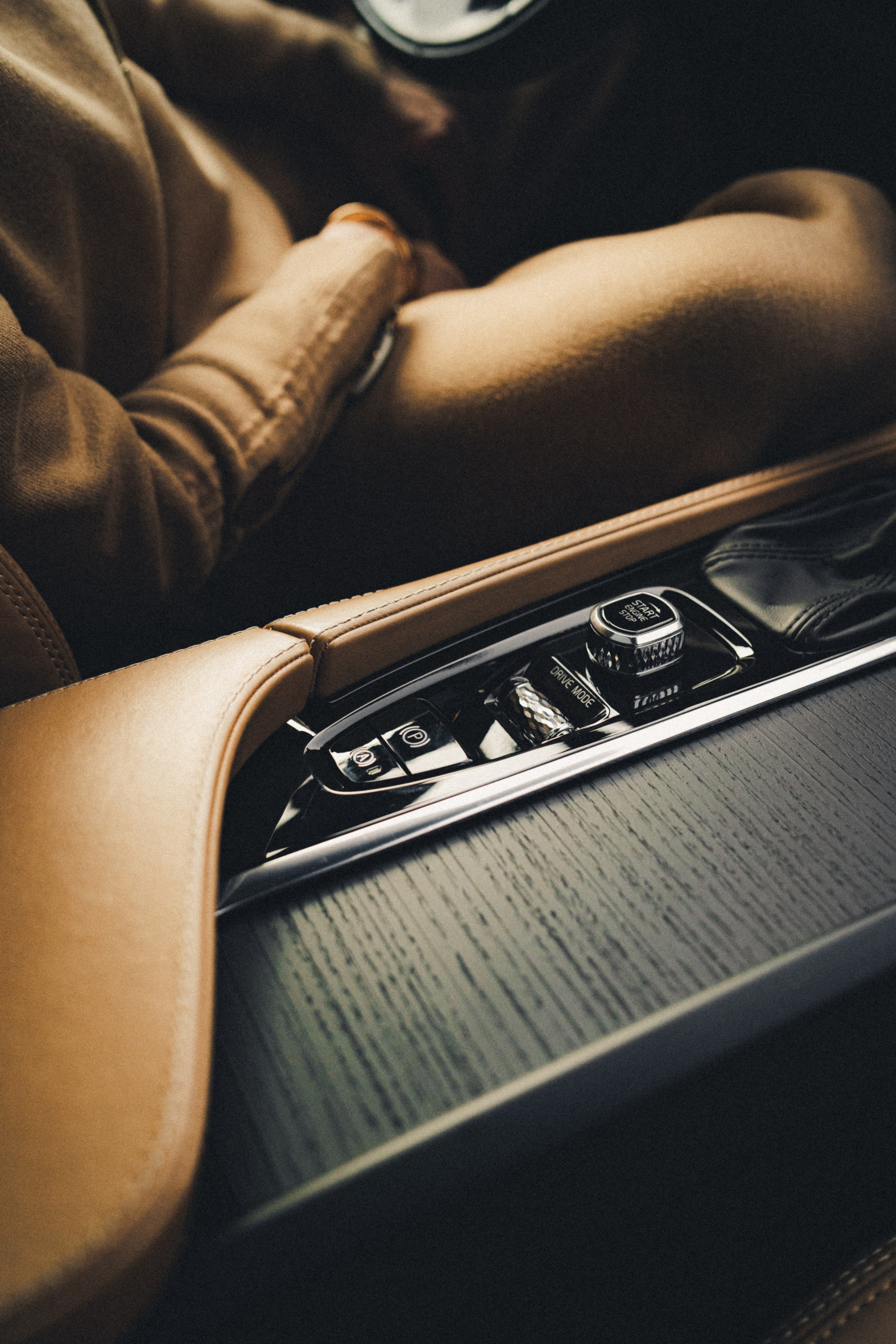 Автомобильная фотосессия Volvo XC90 + портрет владельца. Фотограф Илья К. в Москве