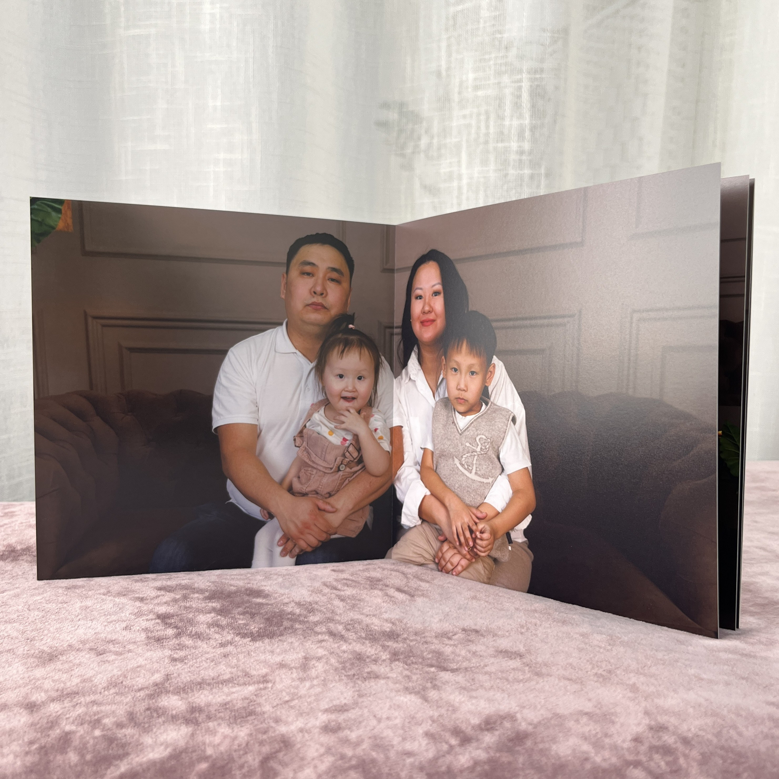 «Семейная фотосессия» — премиум 20×20 — 20 страниц. ФОТОГРАФ в Якутске Сардана Баишева