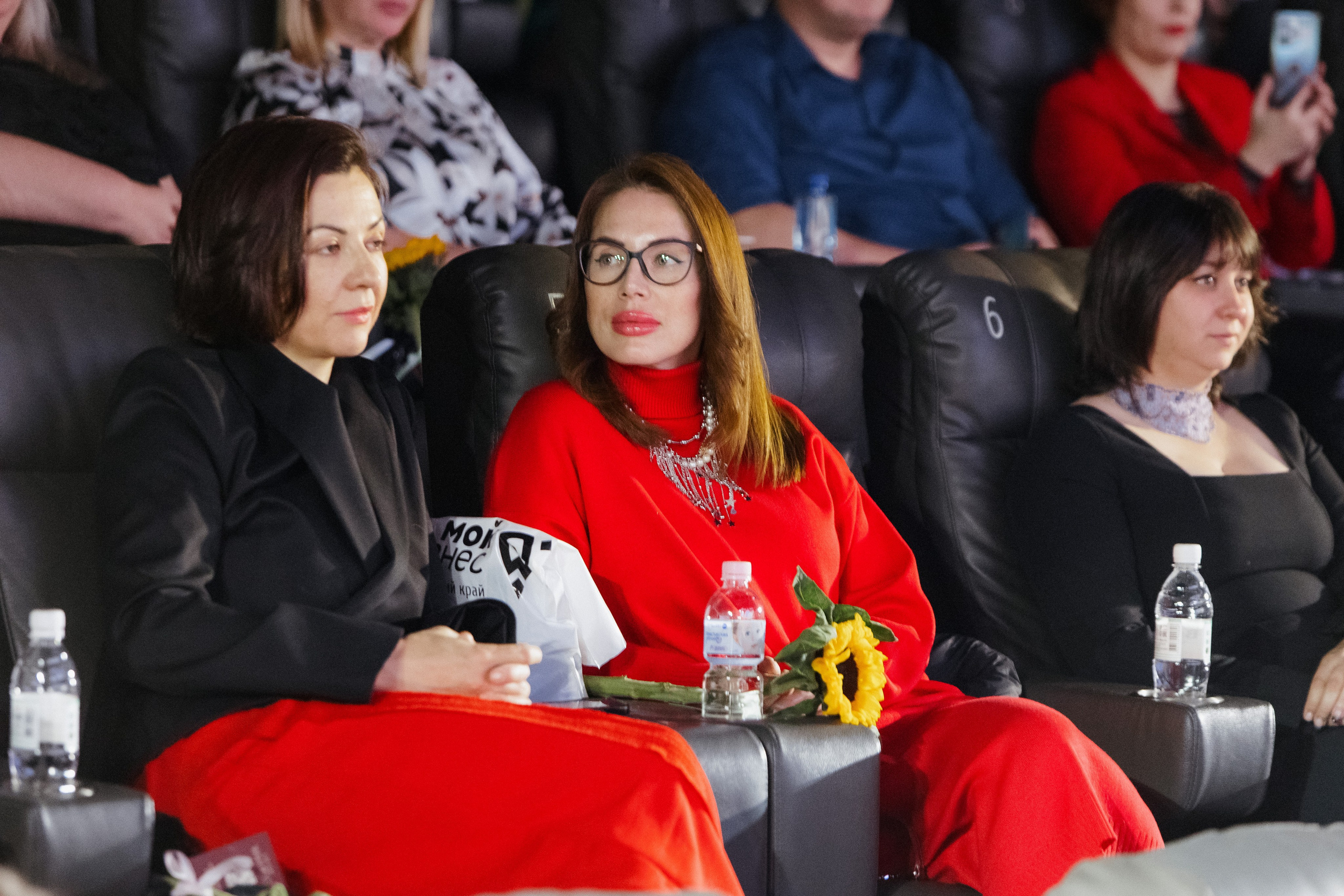 ФЭШН КОНФА. СВОИ. ФОТООТЧЕТЫ-СОБЫТИЯ-МЕСТА