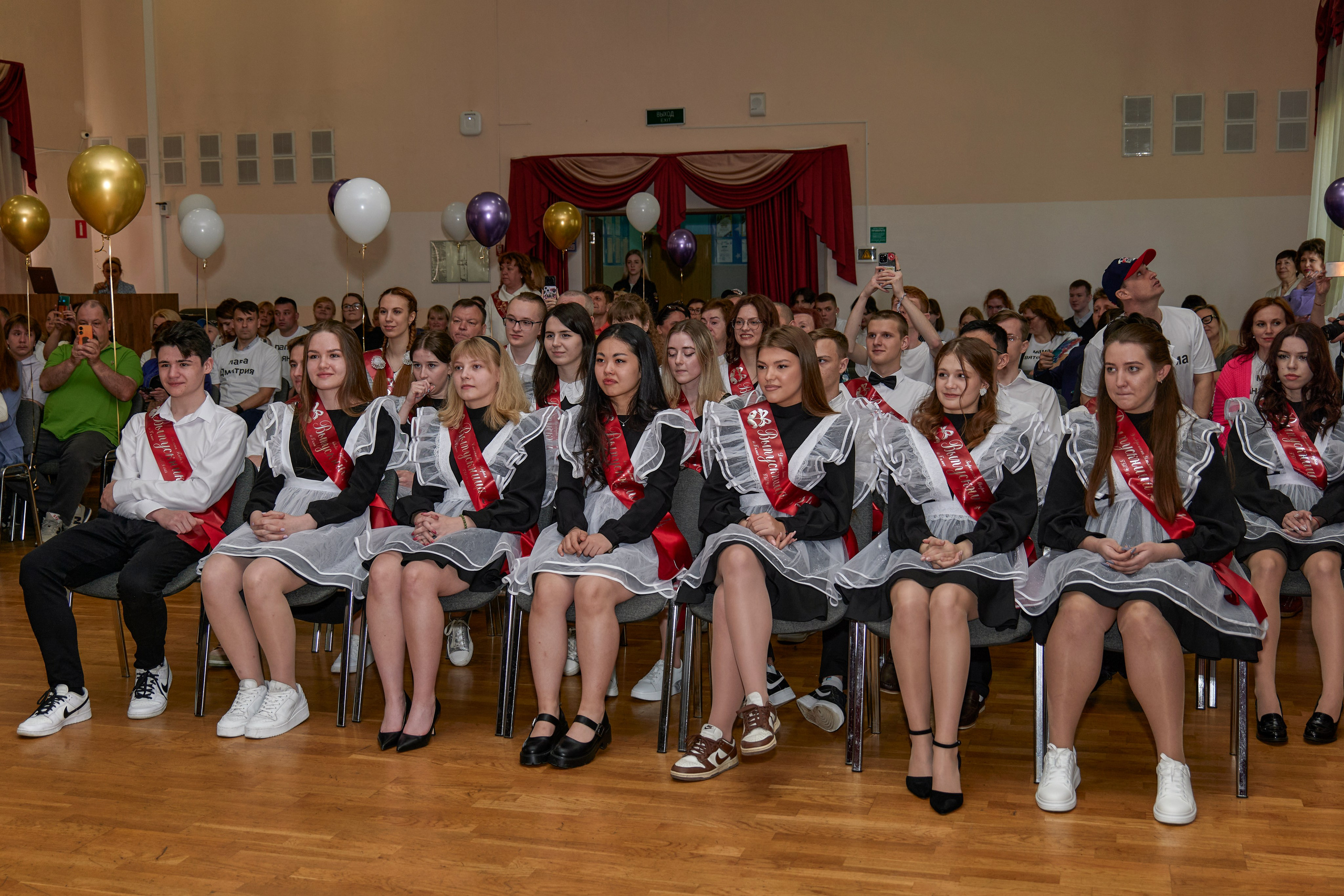 Последний звонок школа 1413. Детский и семейный фотограф г. Москва Оксана Катаджи
