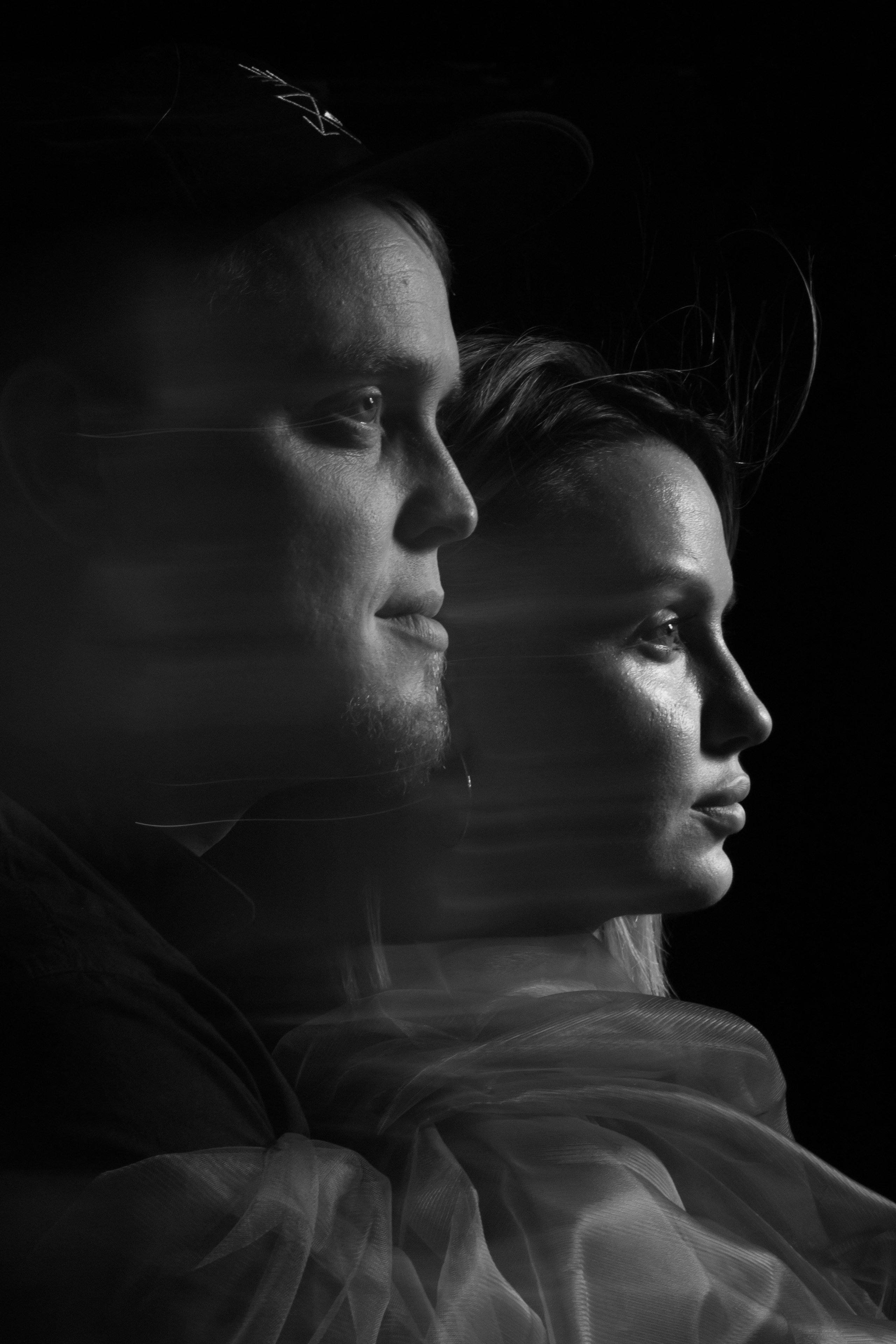 Семейный портрет на фоне