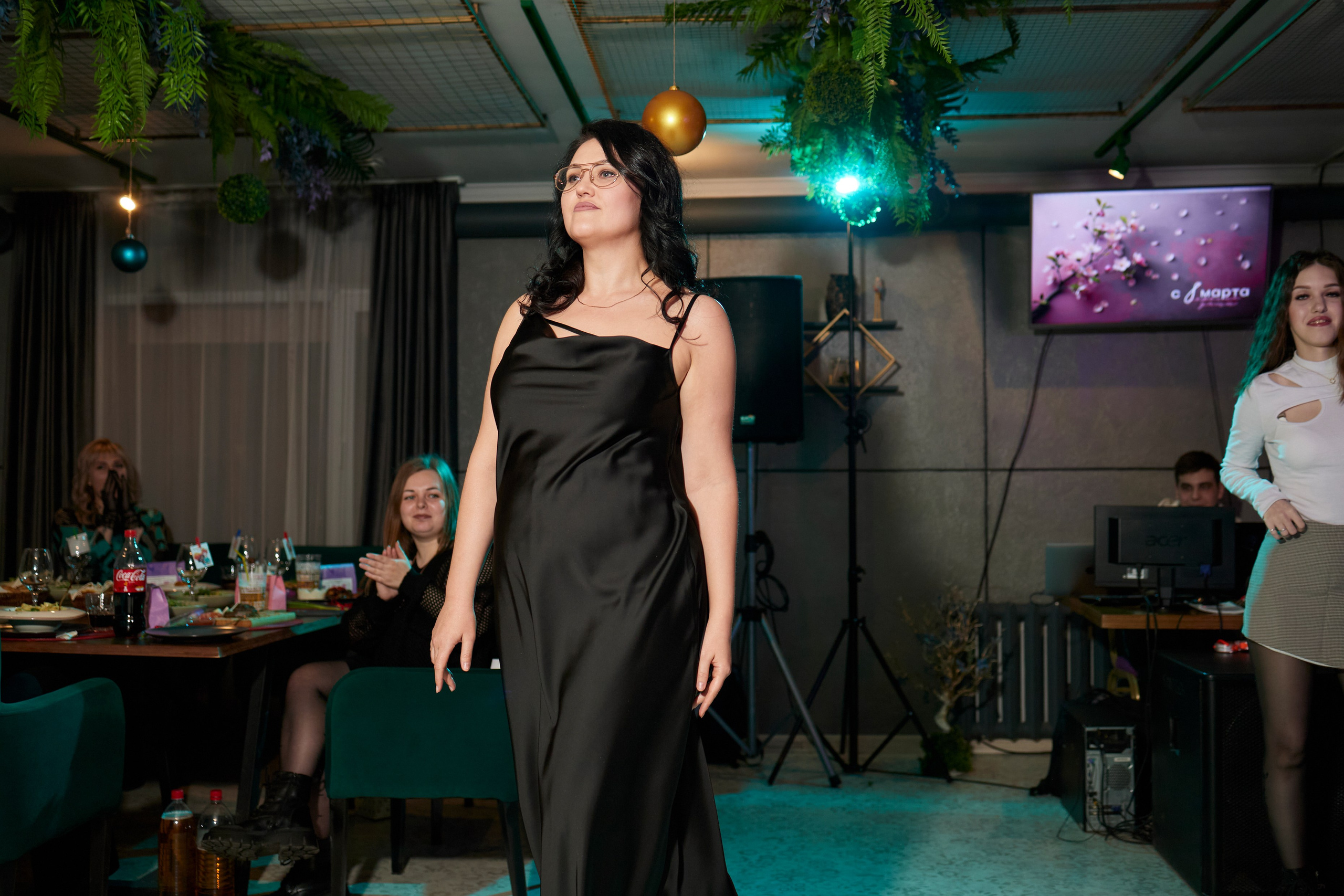 MAXIM & DAMIR | FOREST BAR | 8 МАРТА!. Главная