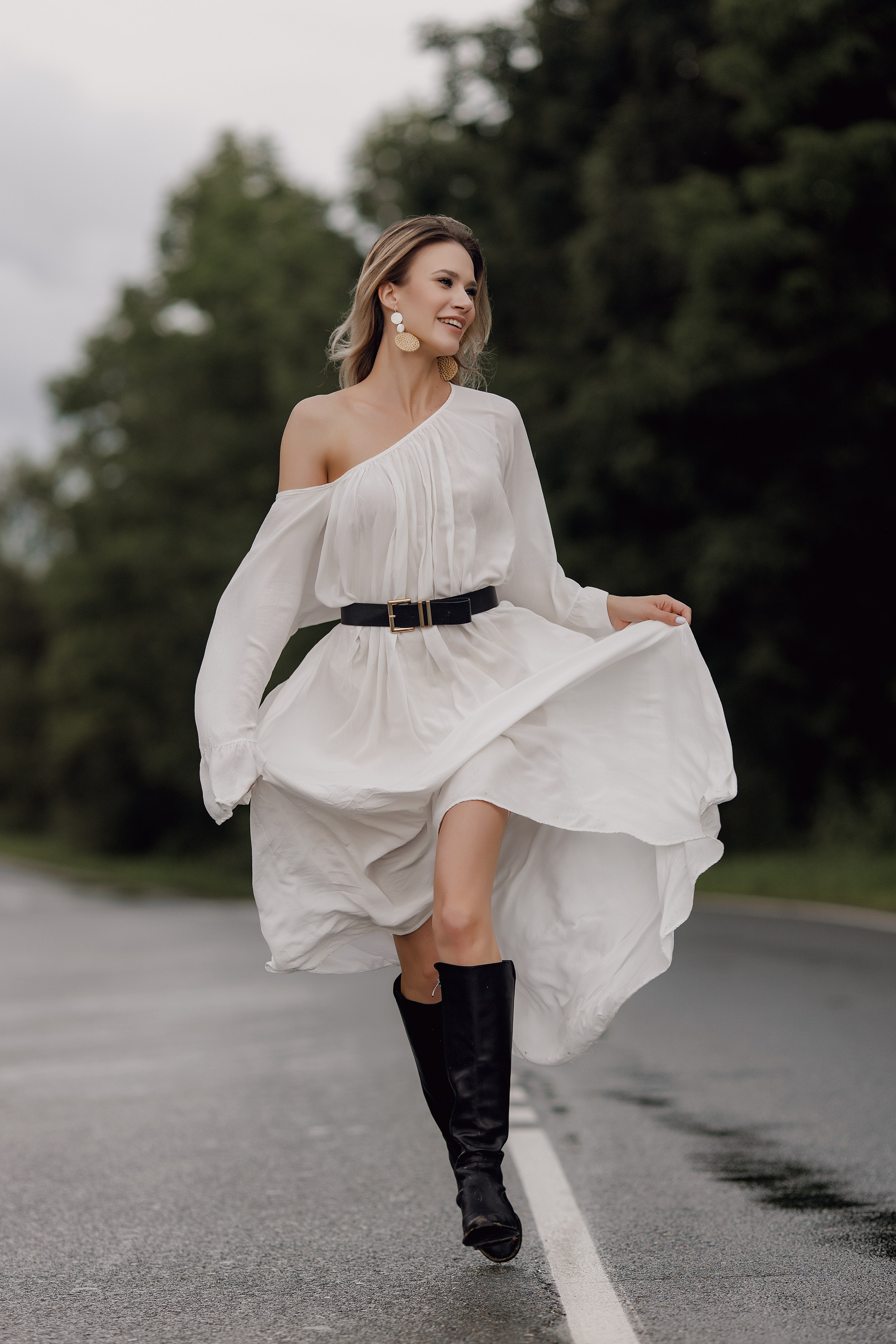 Вечерняя прогулка в поле. Свадебный фотограф Санкт-Петербург  Москва