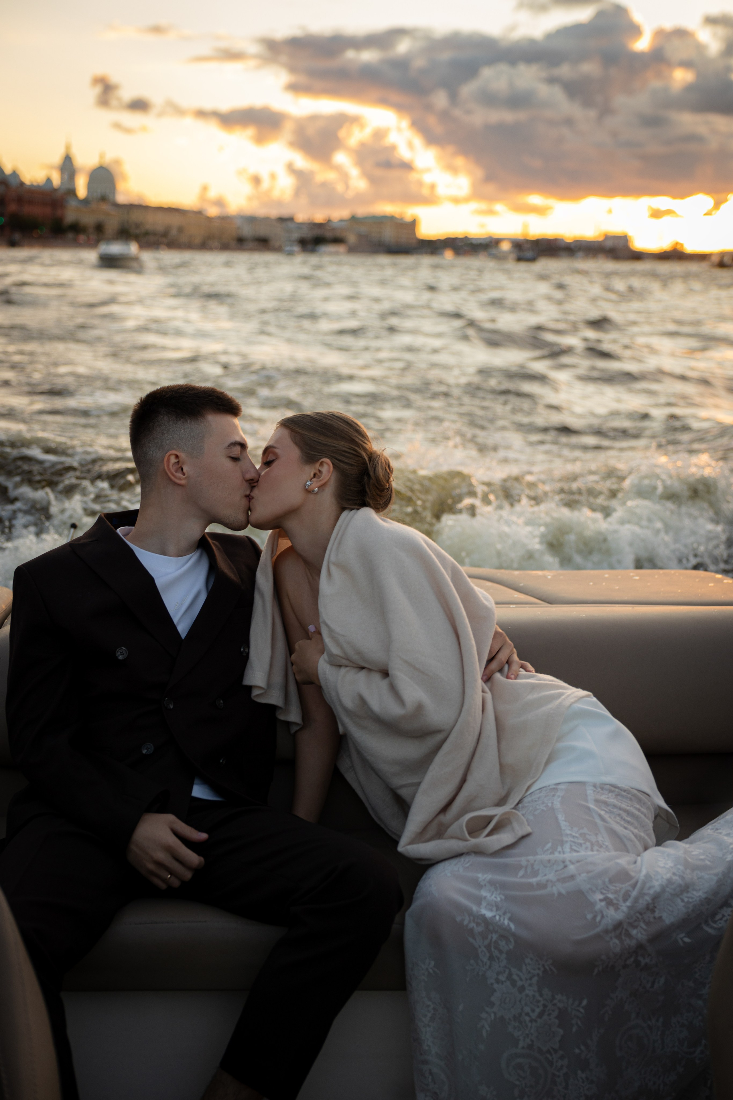 Полина и Олег. That’s your photographer, Alexandra Andrushchenko
