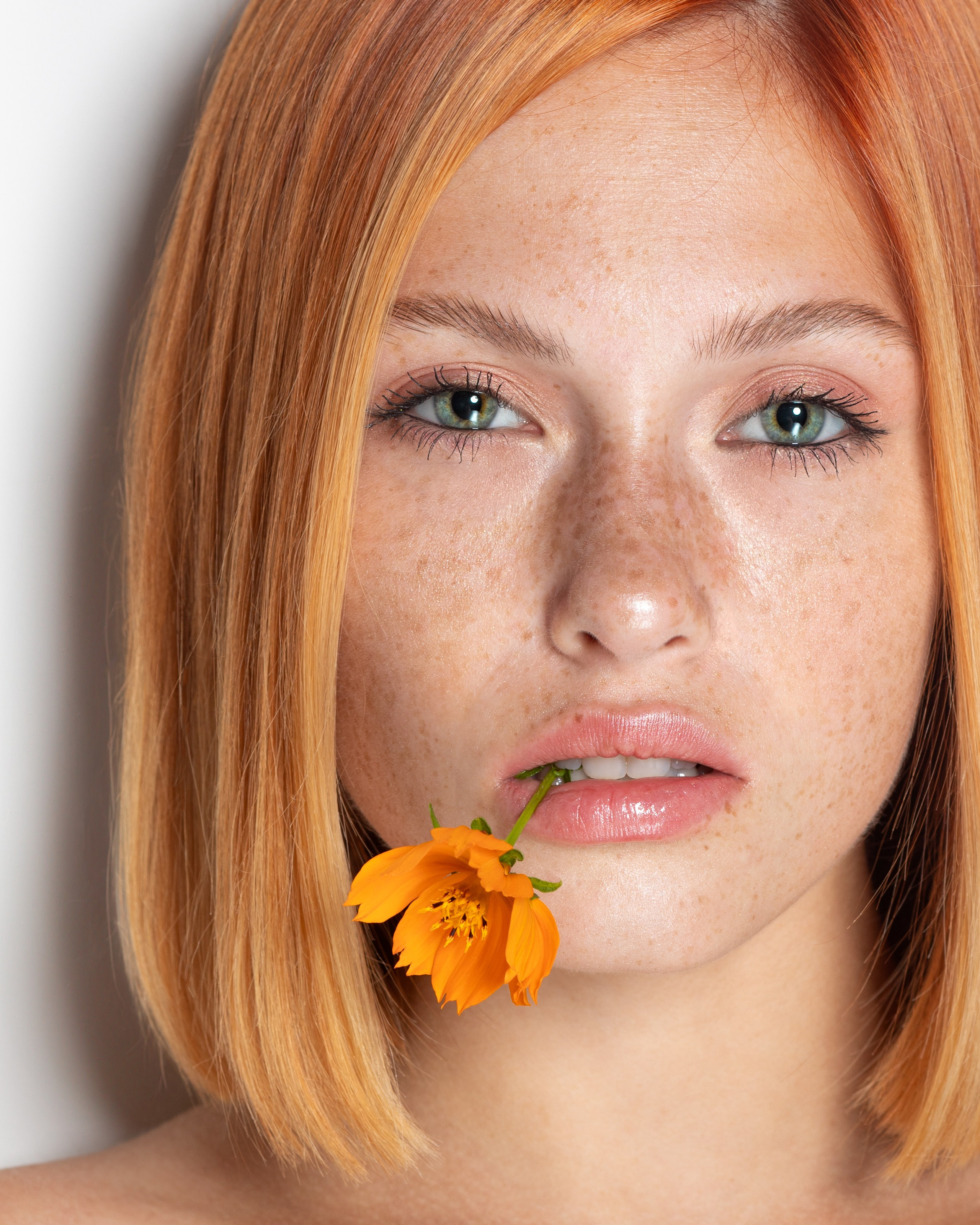 Съёмка косметики, парфюмерии, средств ухода (бьюти-бренды). Контент для визажистов, стилистов, блогеров. Рекламный фотограф Ксения Вершинина | Москва