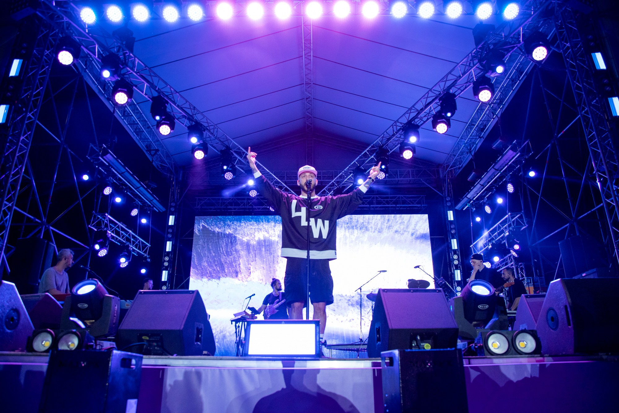 L'One. Репортажный, промышленный и маркетплейс-фотограф Дмитрий Чернат