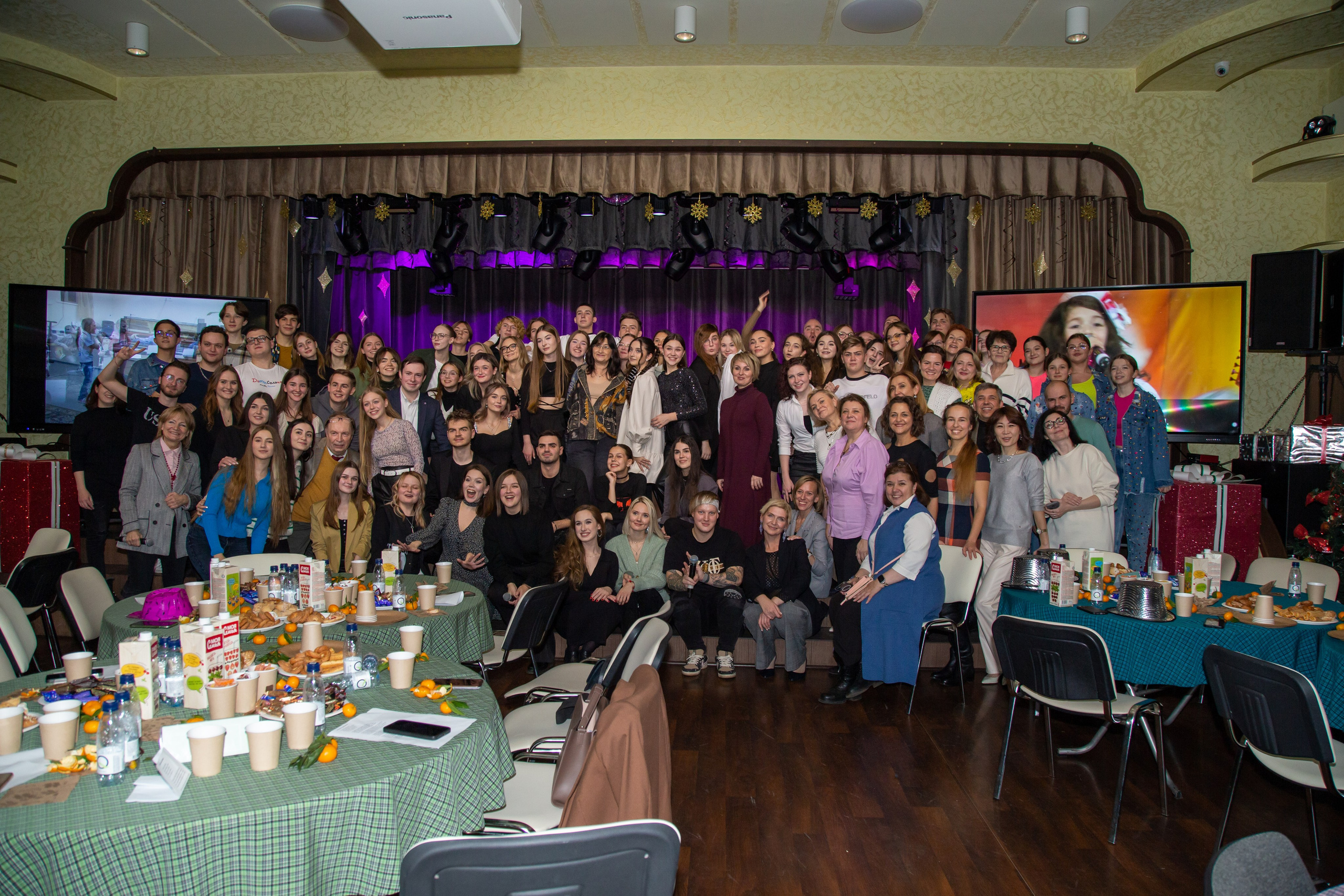 Репортажная съёмка для Домисольки на новый год. «Студия DRONAVT`s» — видеосъёмка и фотография г. Москва