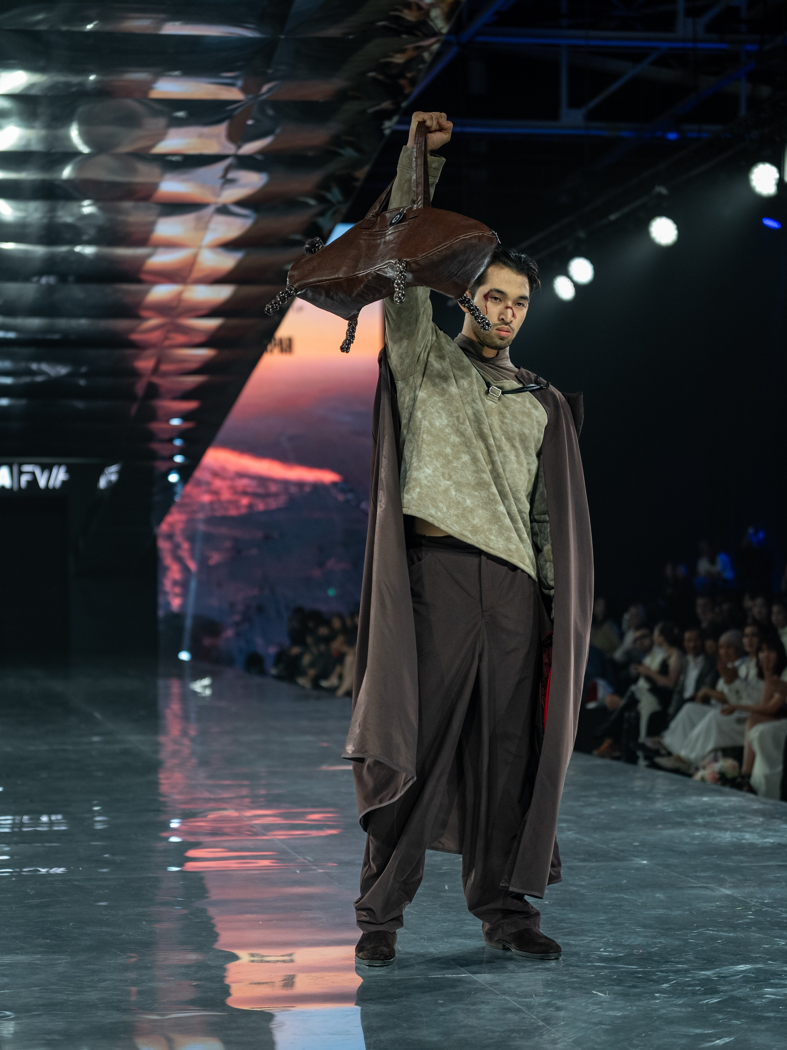 Visa Fashion Week Almaty Pre-Fall 2026 GAZHAIYIP. Сайт Алматинского НЮ АРТ, будуар и фэшн фотографа Дениса Карпенко