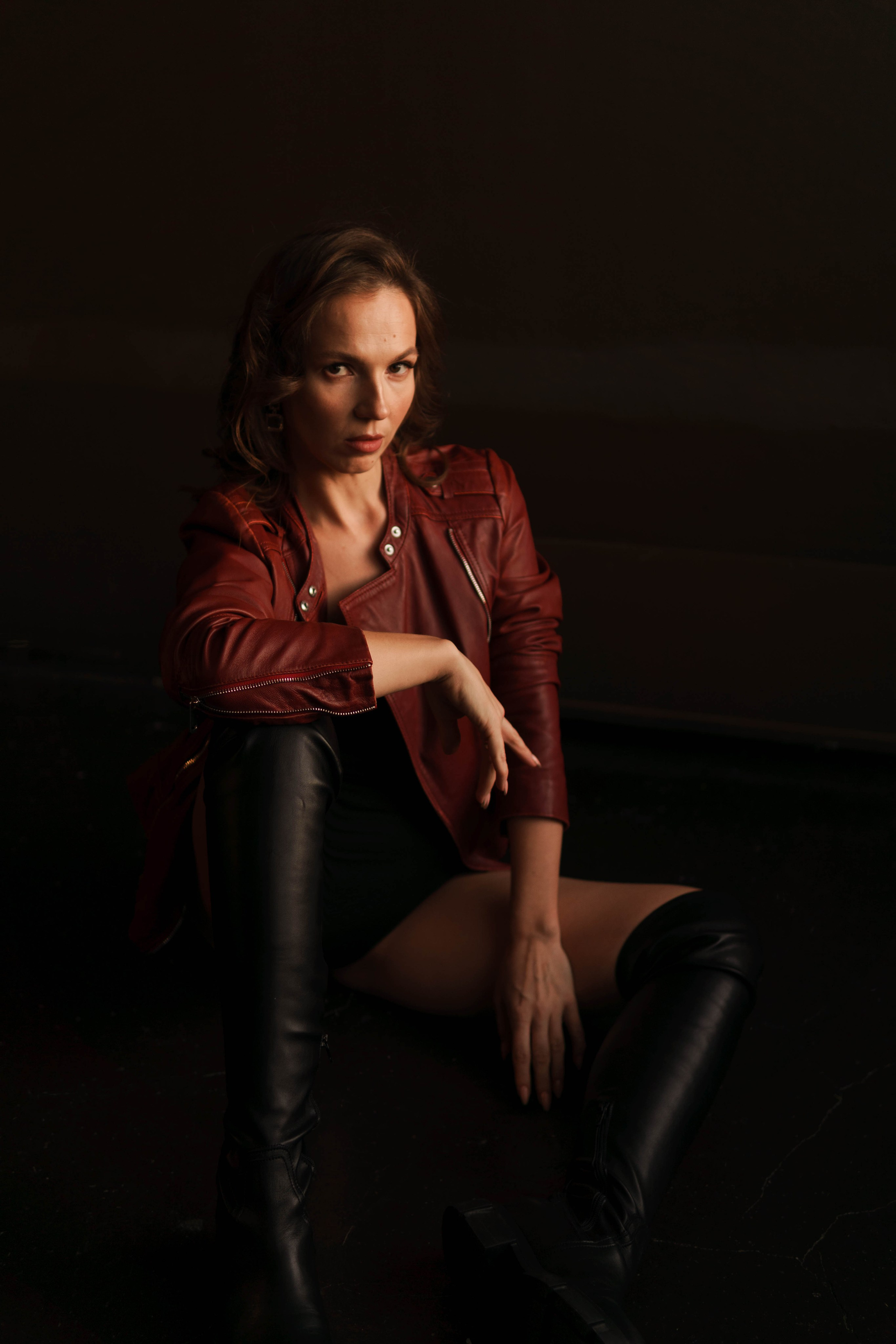 Женский портрет в низком ключе. Фотограф Kostyanika_olga в Екатеринбурге