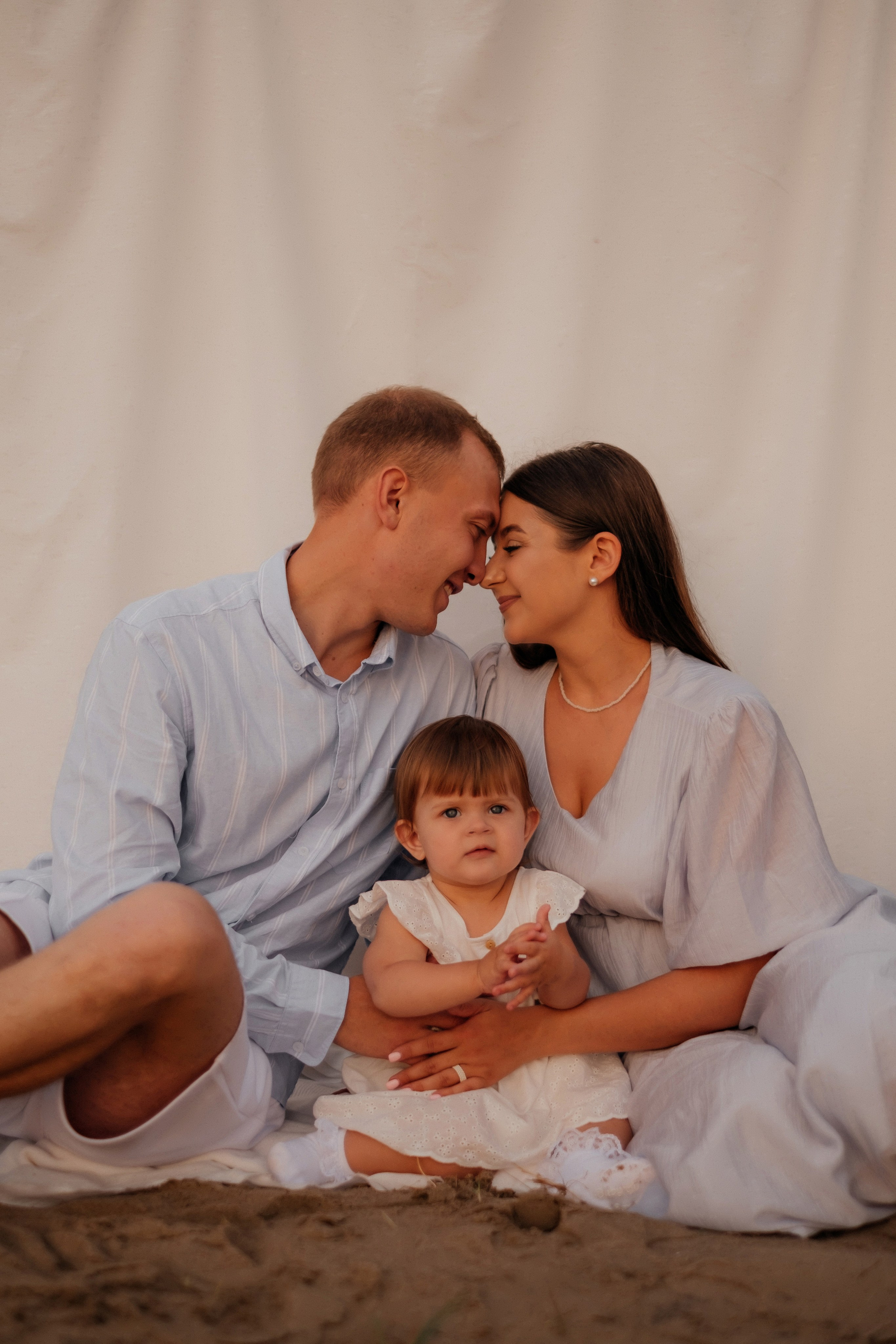 Алина, Ярослав и Тая на берегу. Фотограф в Новосибирске Диана Ильиных