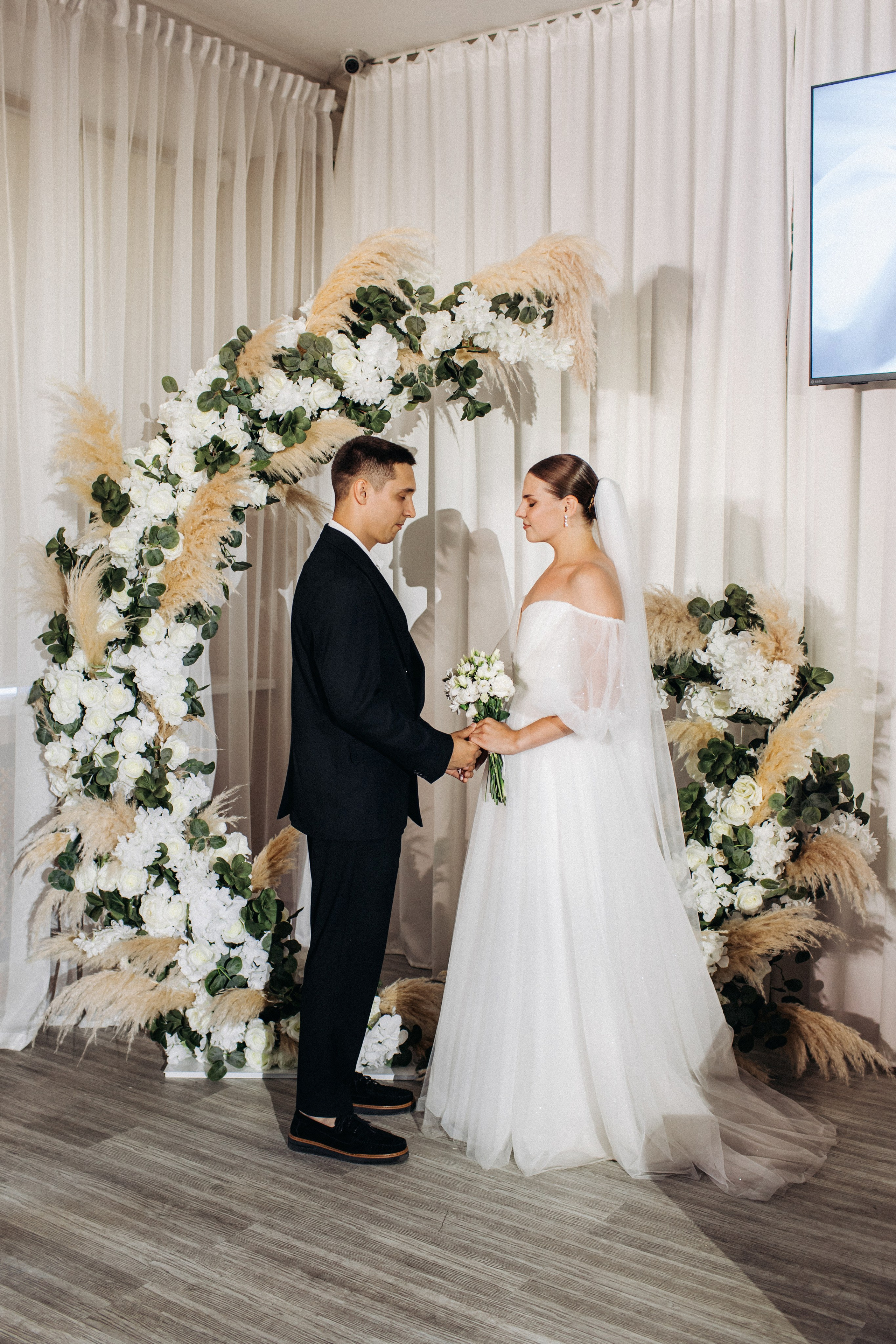 Vlad & Nadya (Saint-Petersburg, Russia). Destination wedding photographer Peter Letu