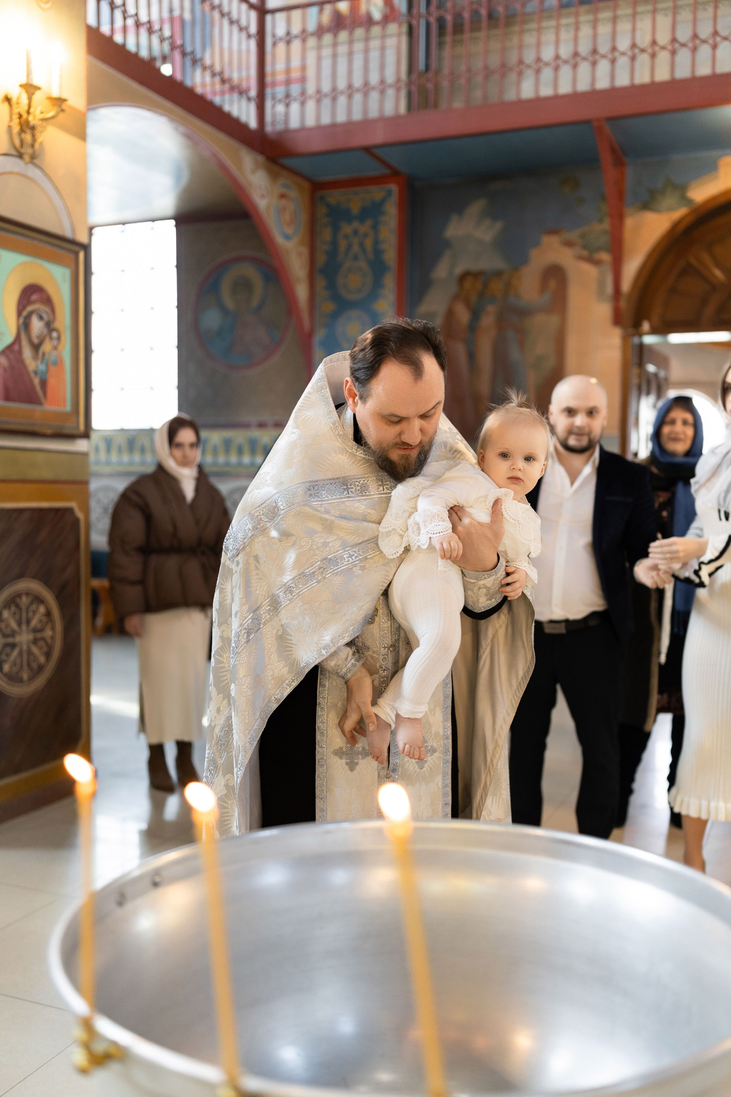 Крещение Есении в морозный и солнечный февраль. Анастасия Безуглова- свадебный фотограф в Таганроге