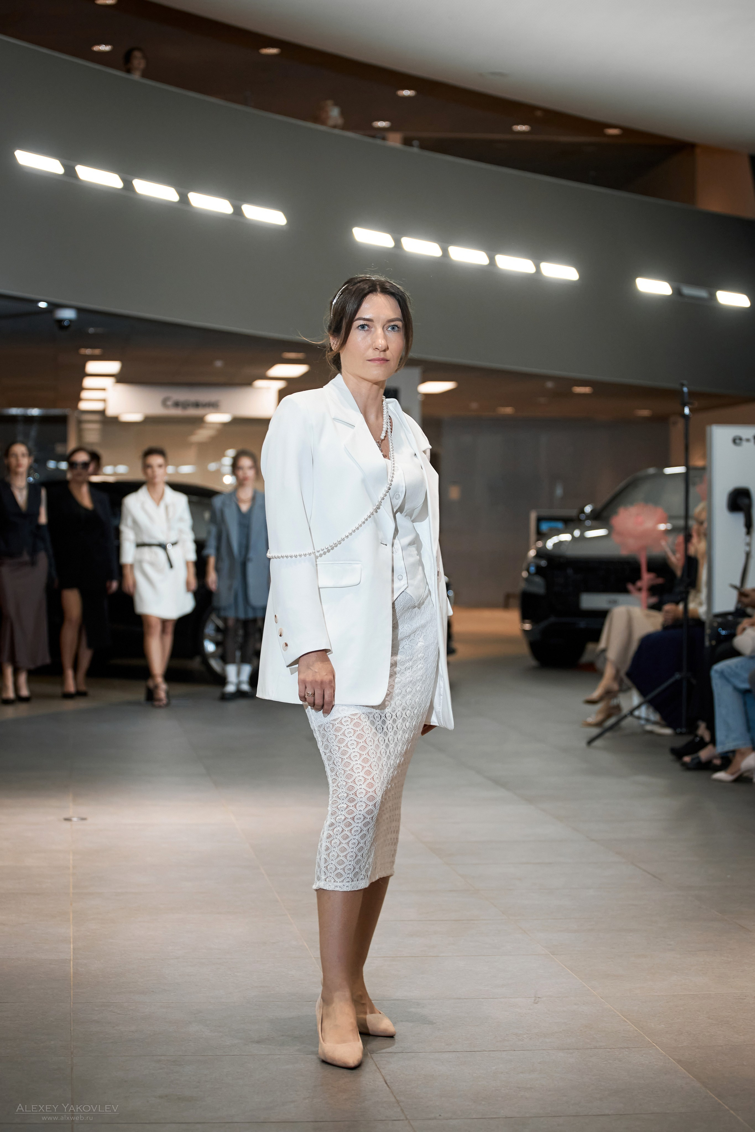 Модный показ PRE-FALL модельной школы Modeling+. Фотограф Алексей Яковлев