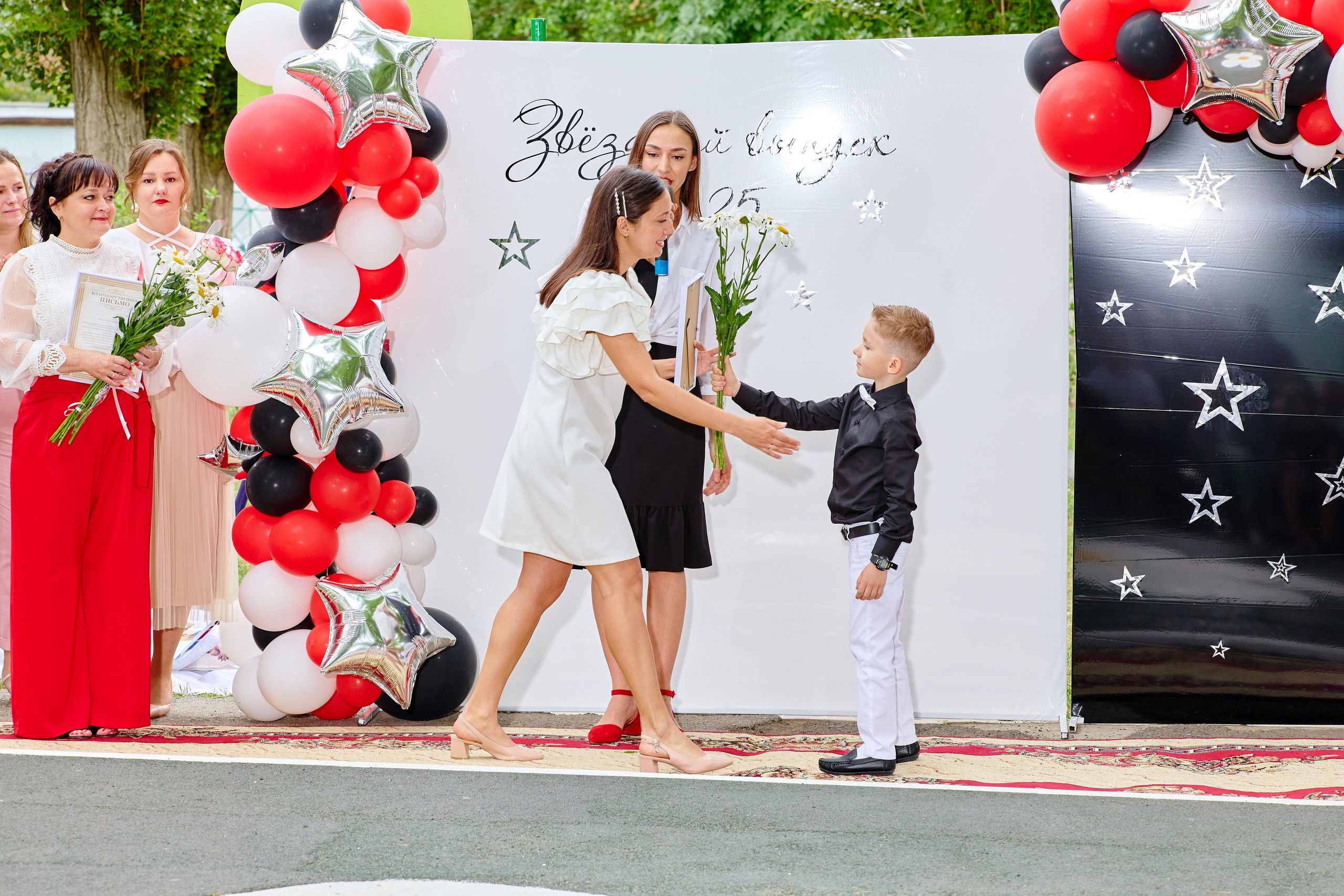 Выпускной 45 сад. Фотограф Выпускные альбомы Таганрог Сергей Коробченко
