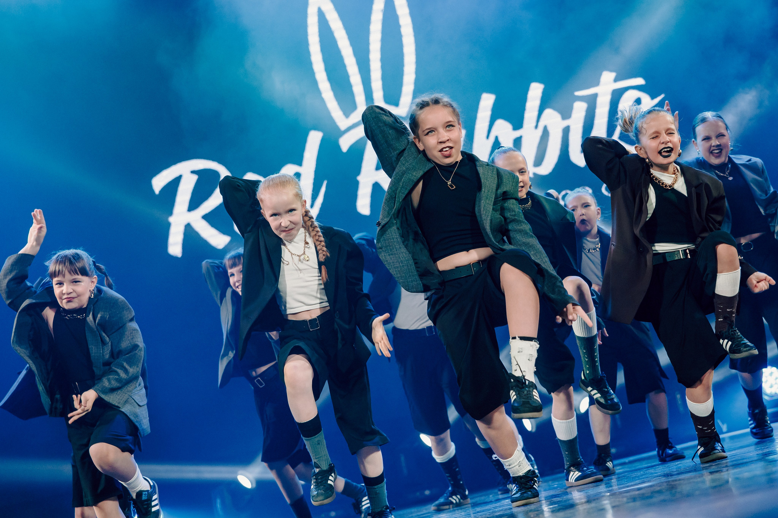 Отчётный концерт танцевальной школы «Red Rabbits» 2025. Лёшка Варзегов — фотограф