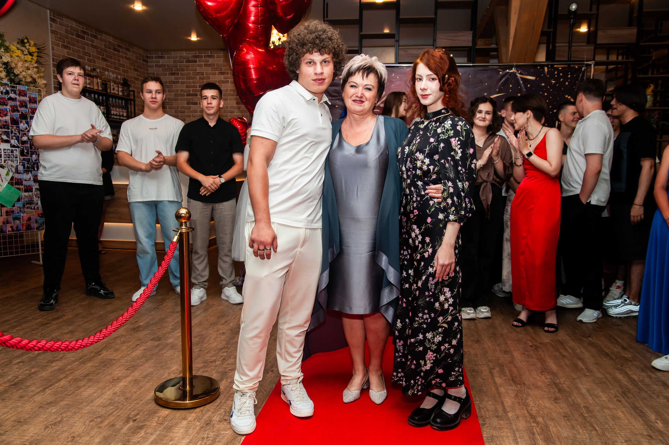 Выпускной МАОУ СОШ № 17 им. Эдуарда Есаяна. Свадебный и семейный фотограф Денис Лукьянов в Краснодаре, Краснодарском крае и Республике Крым