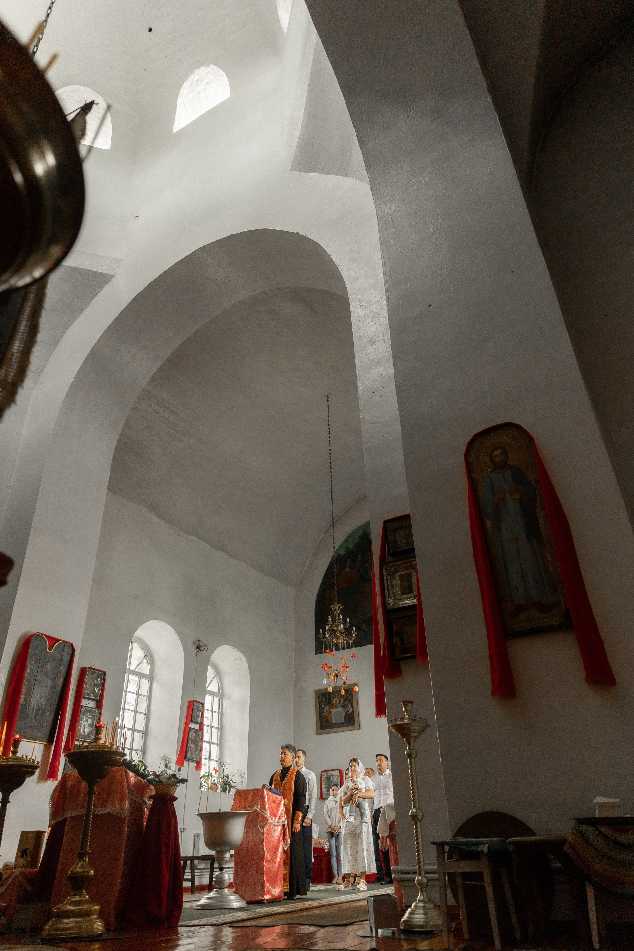 Таинство крещения в Чернянке с. Раевка. Фотограф Максим Никонов