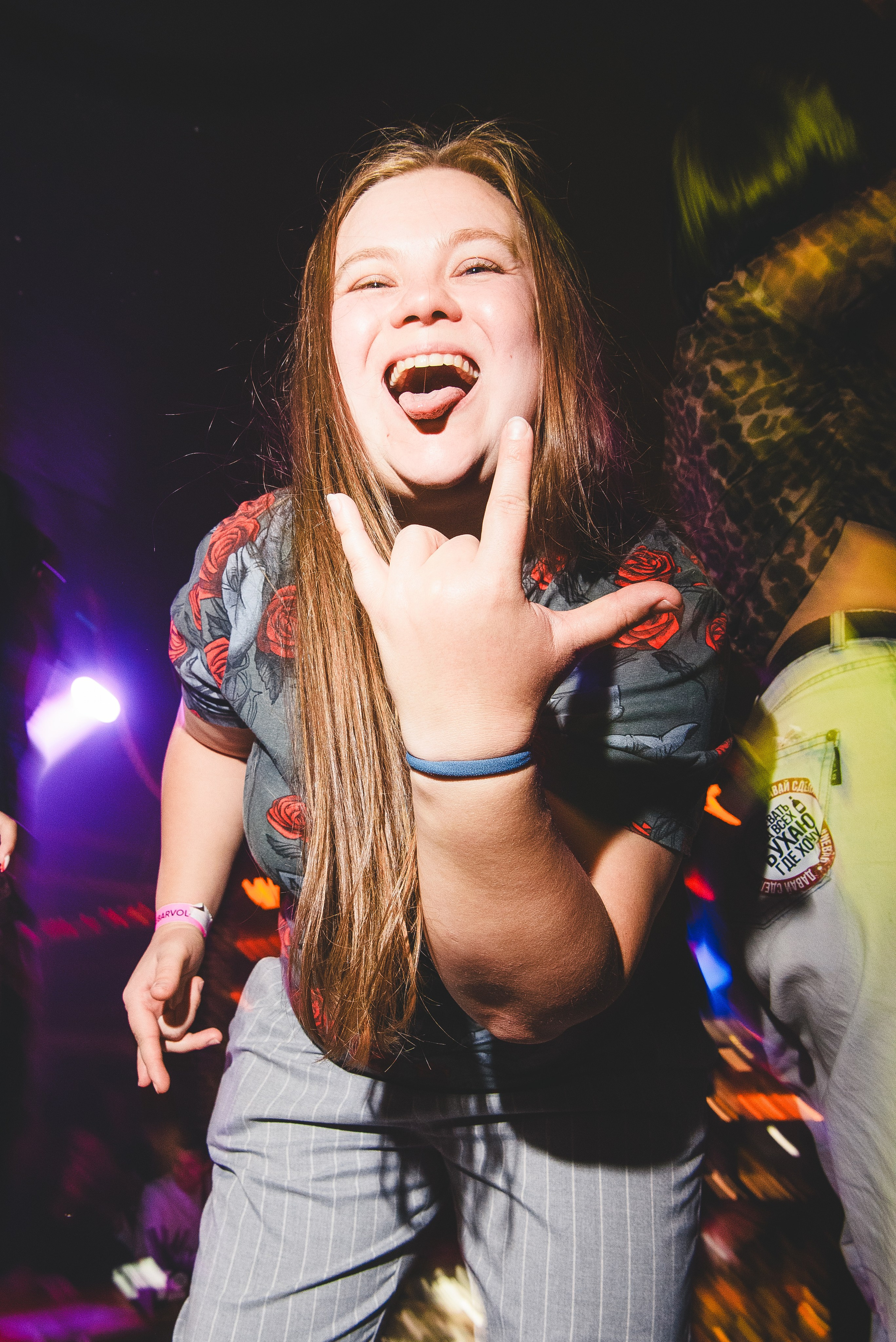 Фотоотчёты о вечеринках для НеБар Волгоград. Или стиль «пьяный фотограф». Фотограф в Волгограде и Волжском Александр Горбань