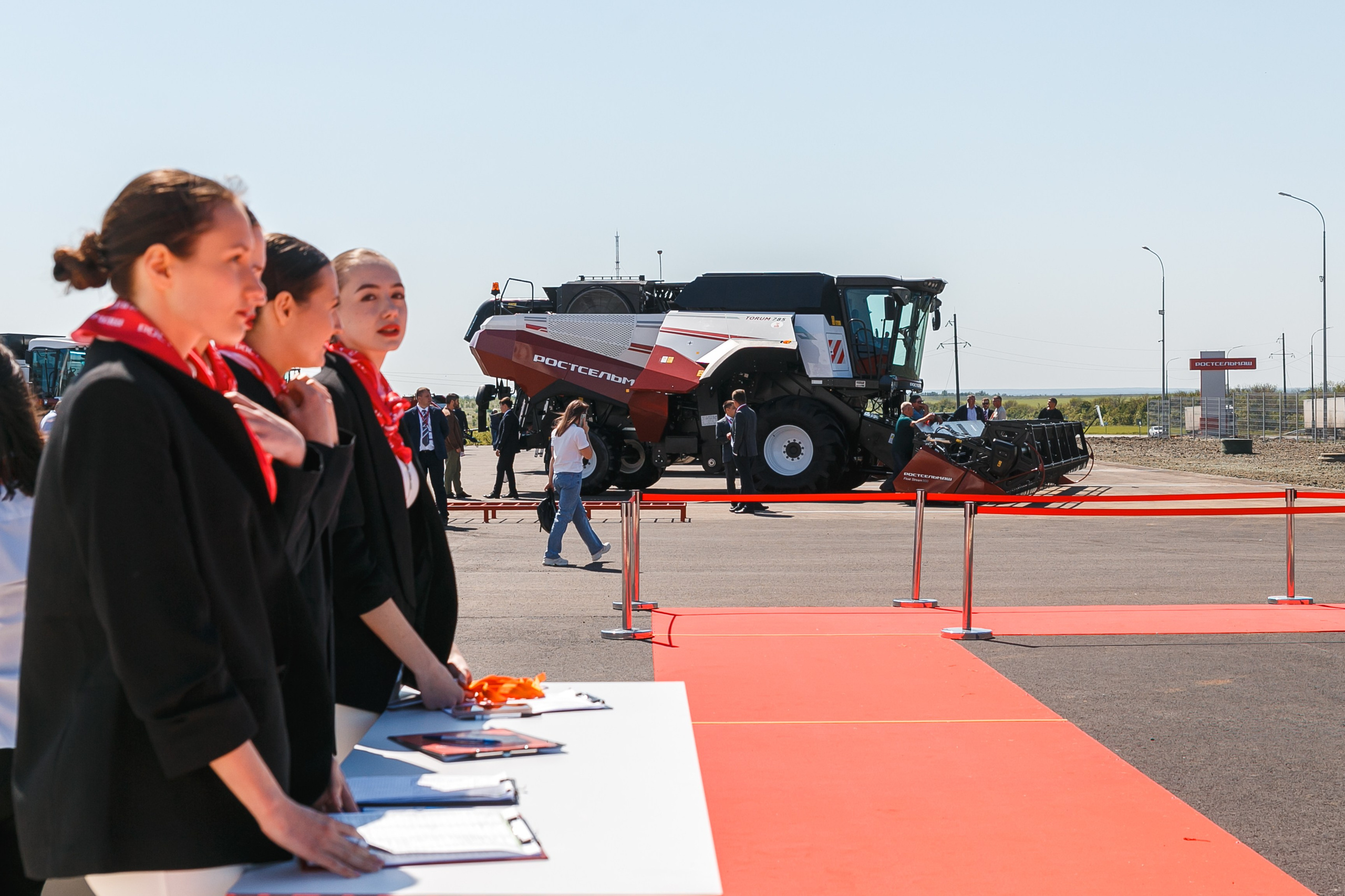 Открытие дилерского центра Ростсельмаш. Событийный фотограф Максим Бескоровайновнов