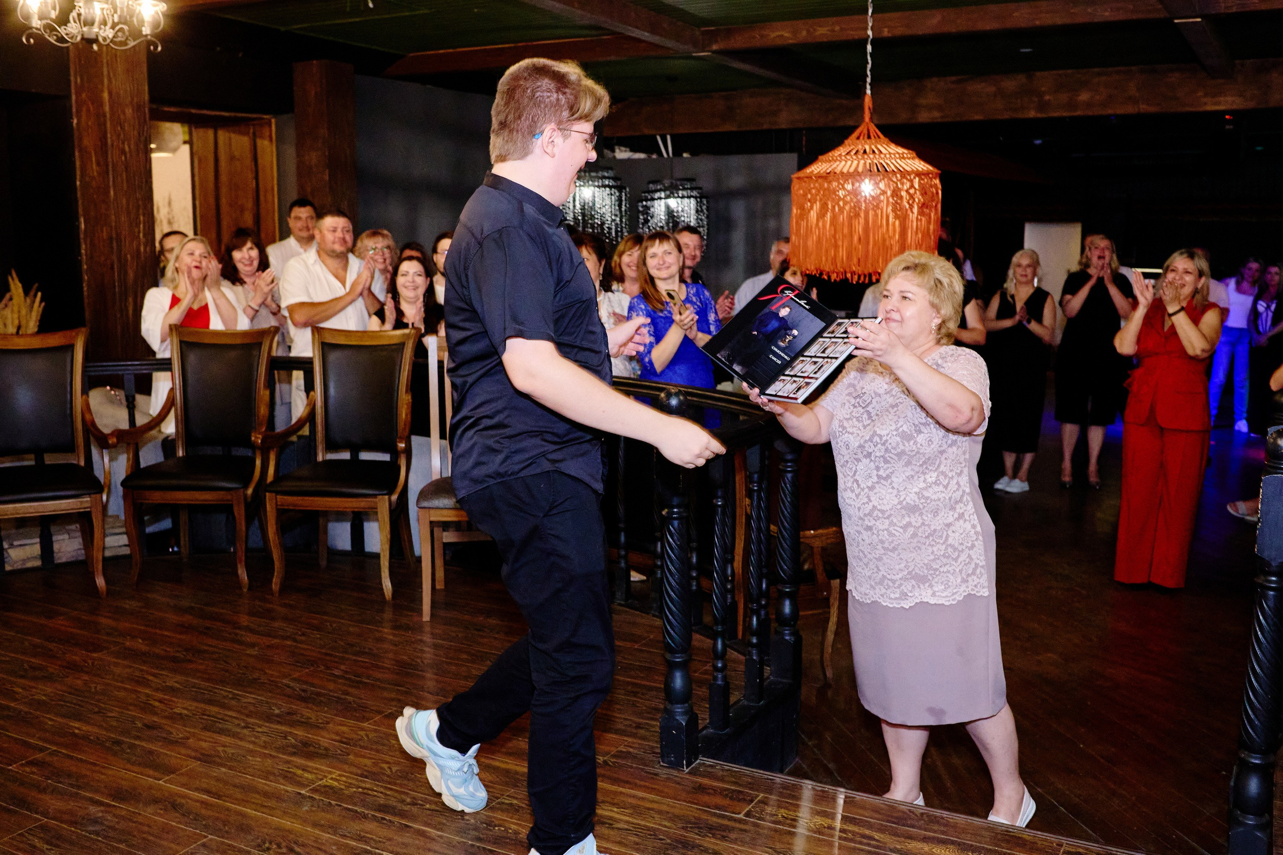 Выпускной 35 Сош. Фотограф Выпускные альбомы Таганрог Сергей Коробченко