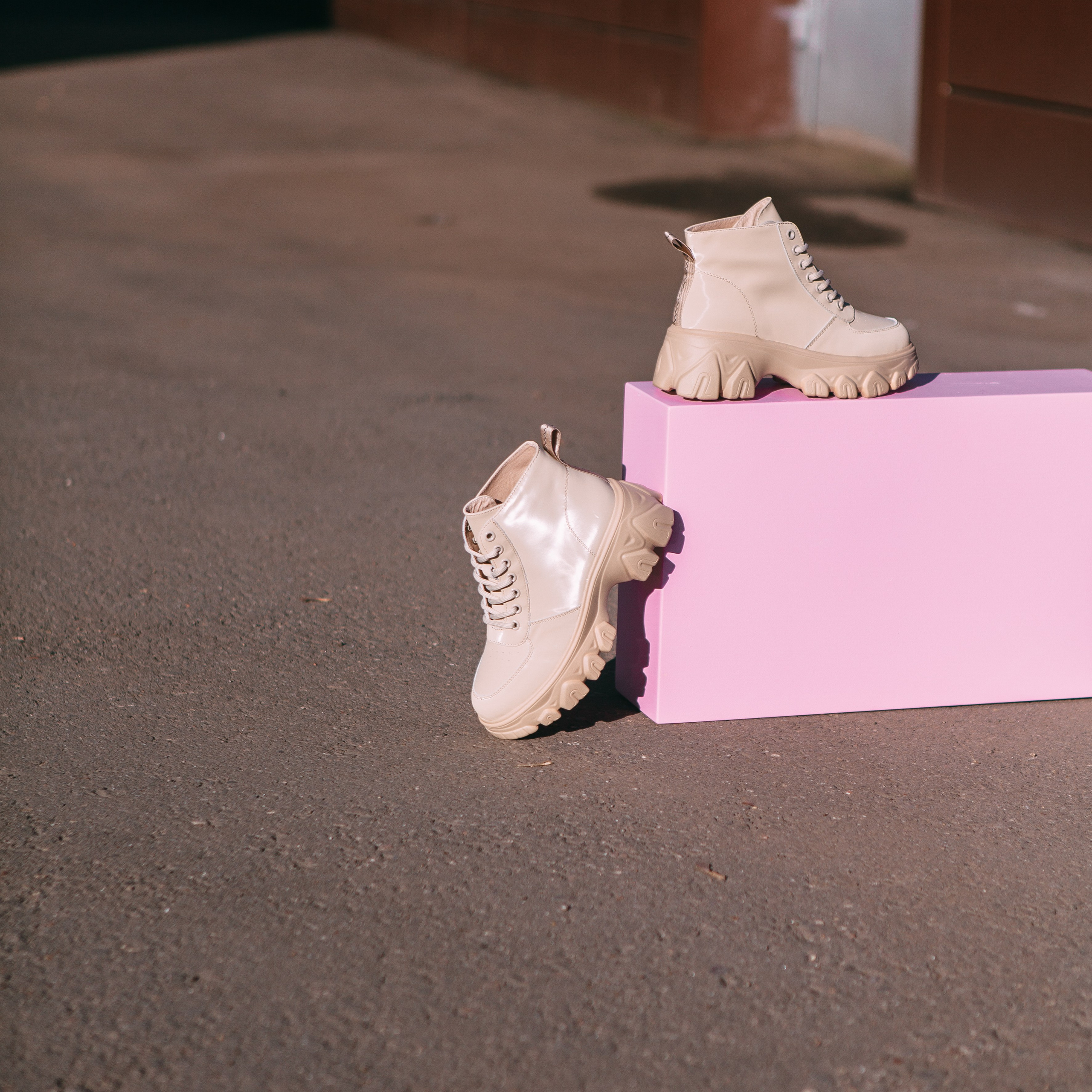 Обувь-модели. Съемка в фотостудии для маркетплейсов. Топ-фотограф