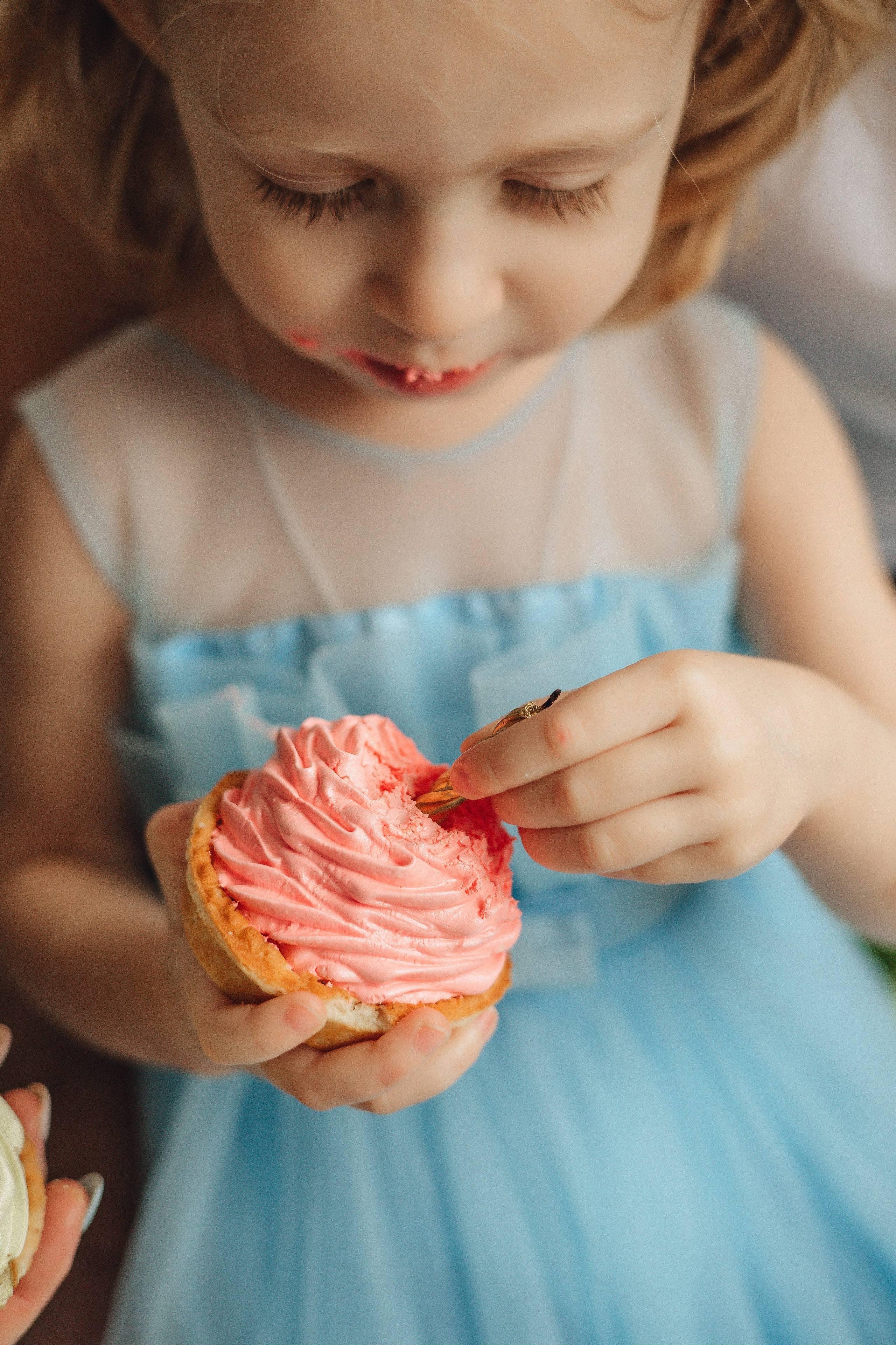 Вика ждет сестренку. Свадебный и семейный фотограф Пушкин Царское Село СПБ Питер Санкт-Петербург и Рязань Ольга Козлова