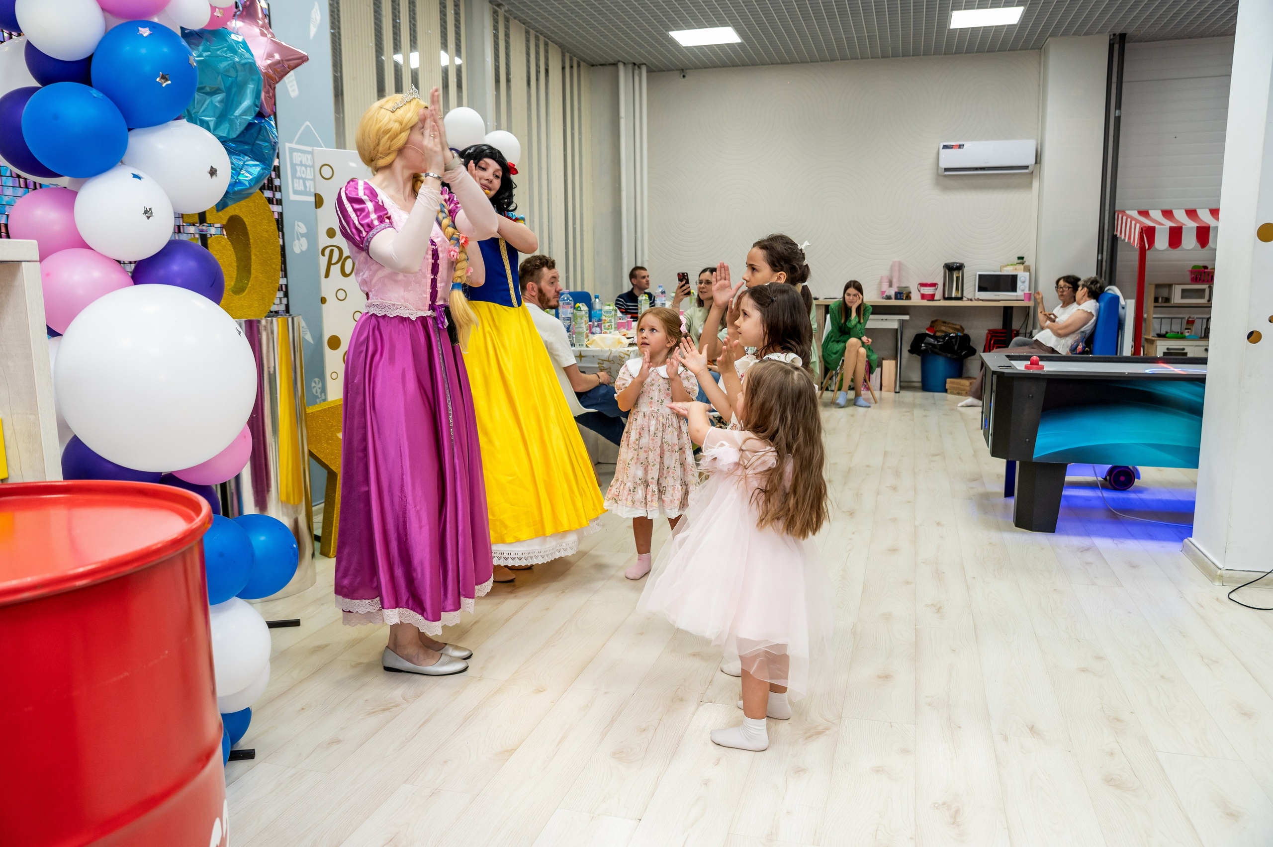 Игротека Ниндзя Кидс. Я Ольга Казанцева, фотографирую снимаю ваши киноистории и печатаю фото и цифровые портреты на холсте