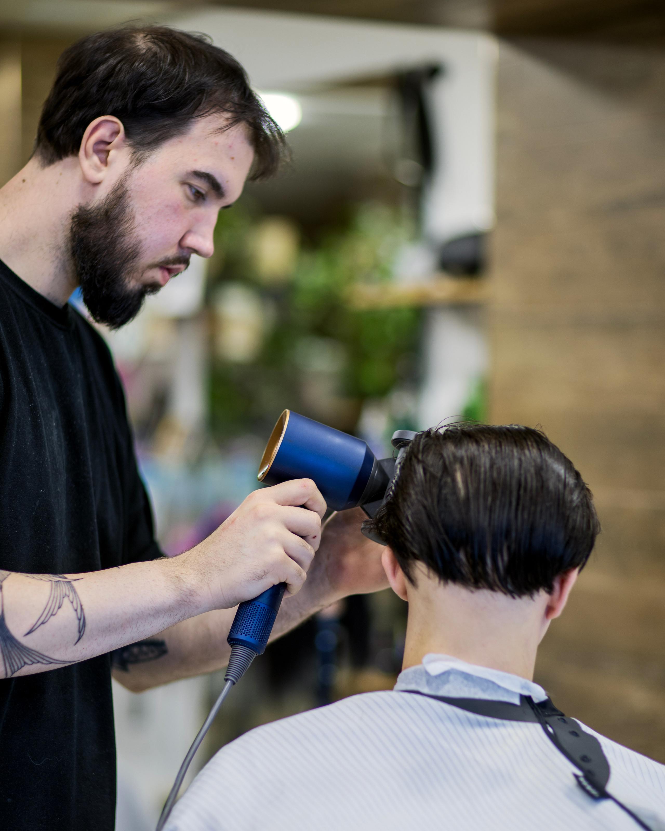 Барбершоп"Mens HUB». Медиапродюсер, фотограф в Минеральных Водах —Виктор Холодов