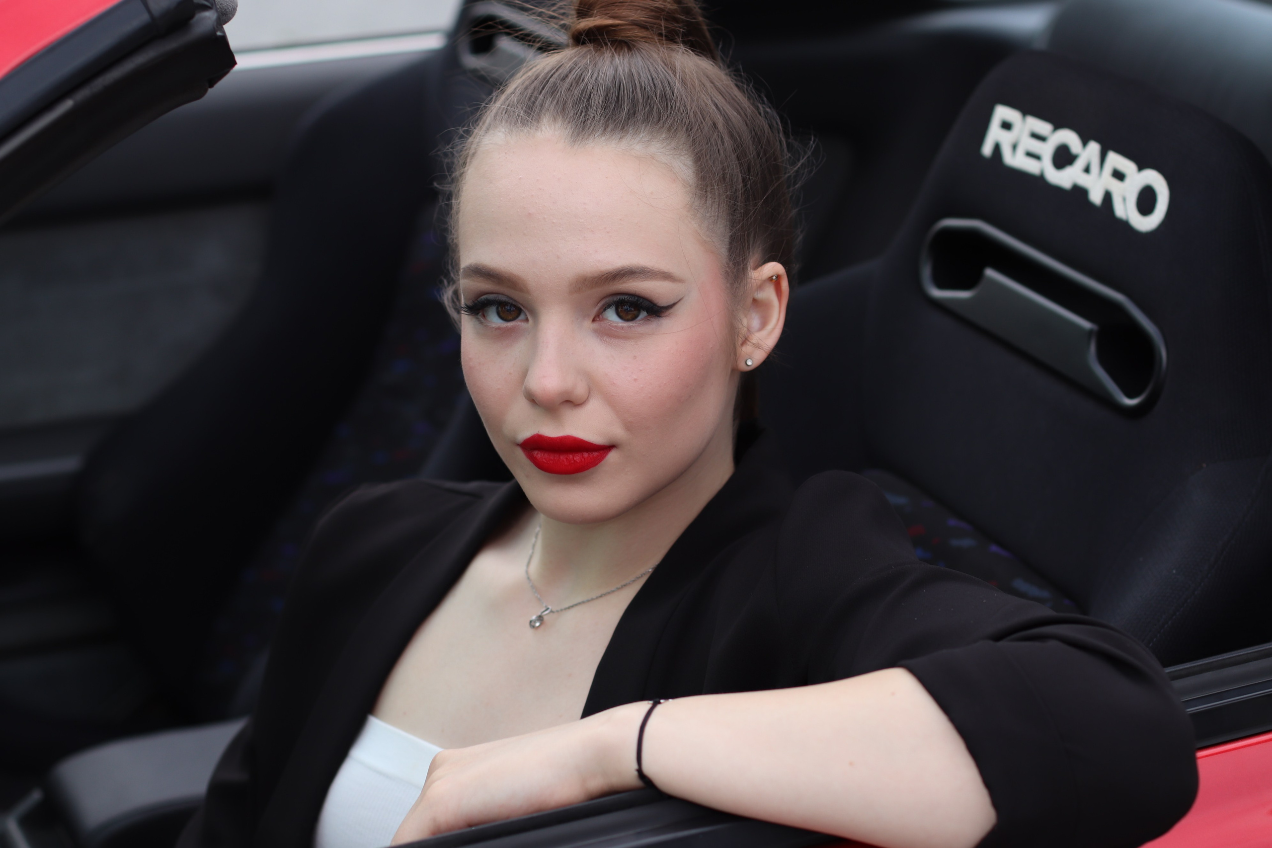 Кабриолет, фото в кабриолете, старинная машина, спортивная машина. Свадебный, семейный, женский и детский фотограф из Екатеринбурга