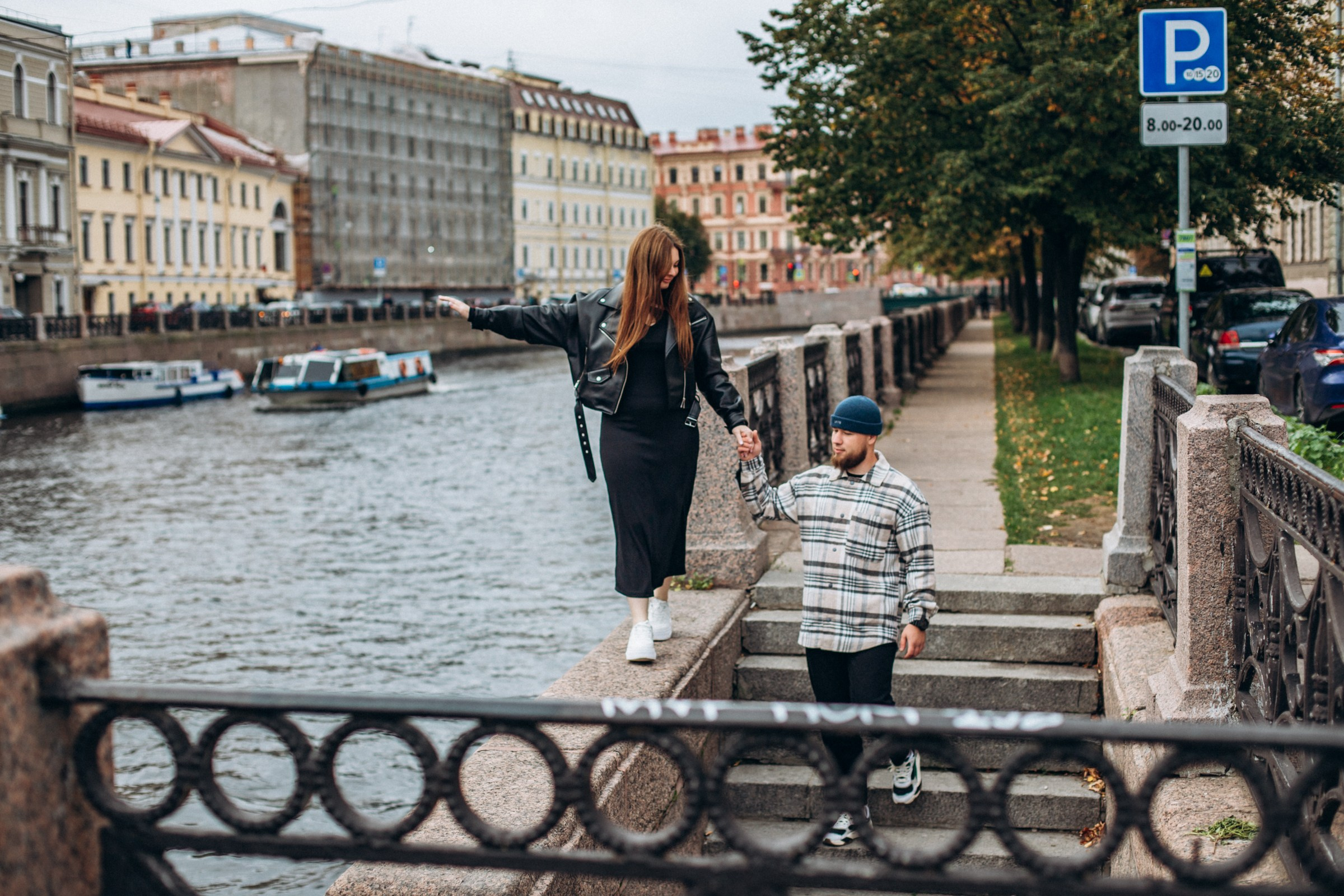 Владимир и Екатерина в октябре. Фотопрогулка в Петербурге. Индивидуальный и семейный фотограф в Санкт-Петербурге