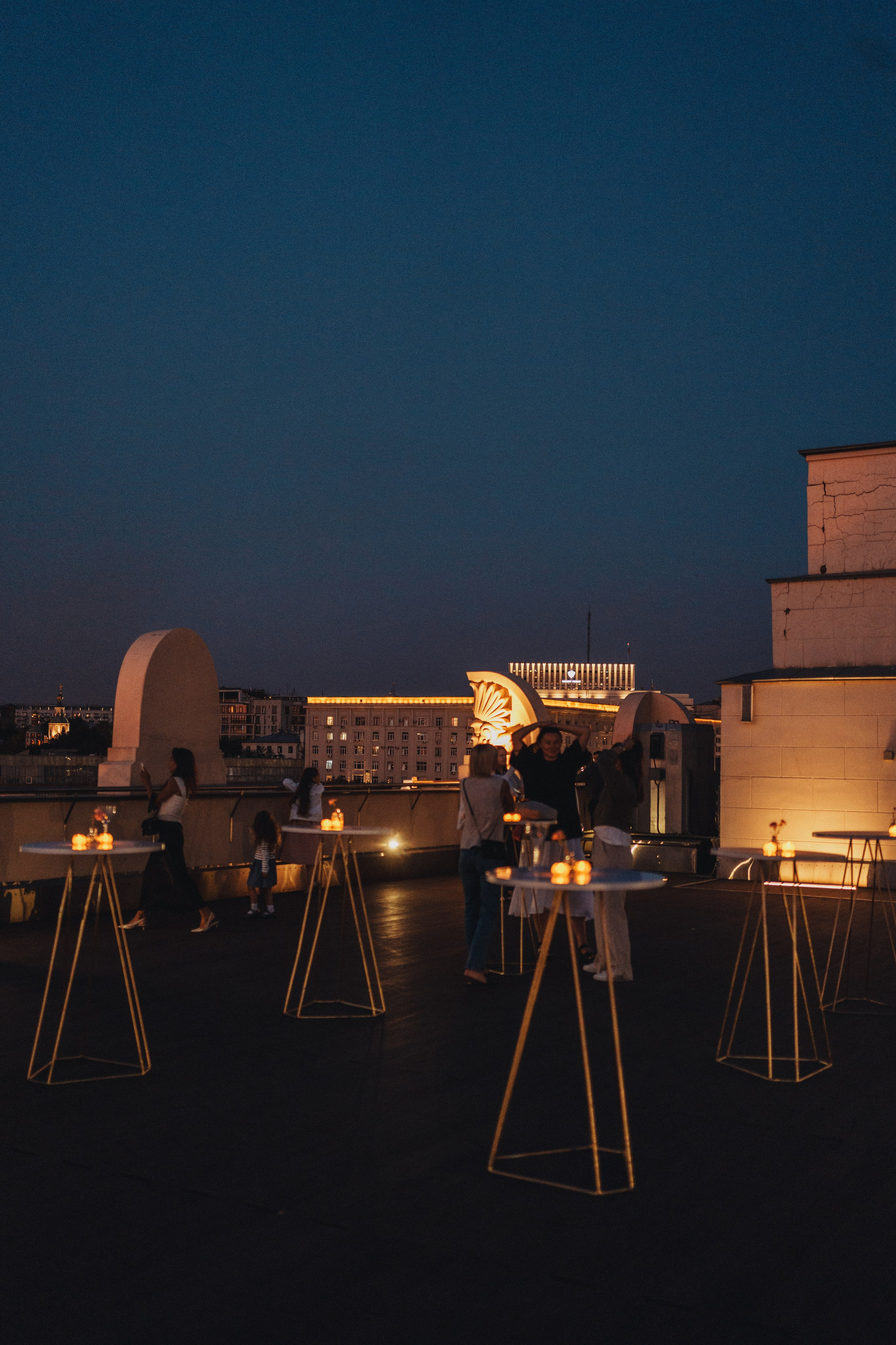 Выставка на крыше Парка Горького. Семейный и детский фотограф и видеограф в Москве, Серпухове и Тарусе Валерия Сорокина