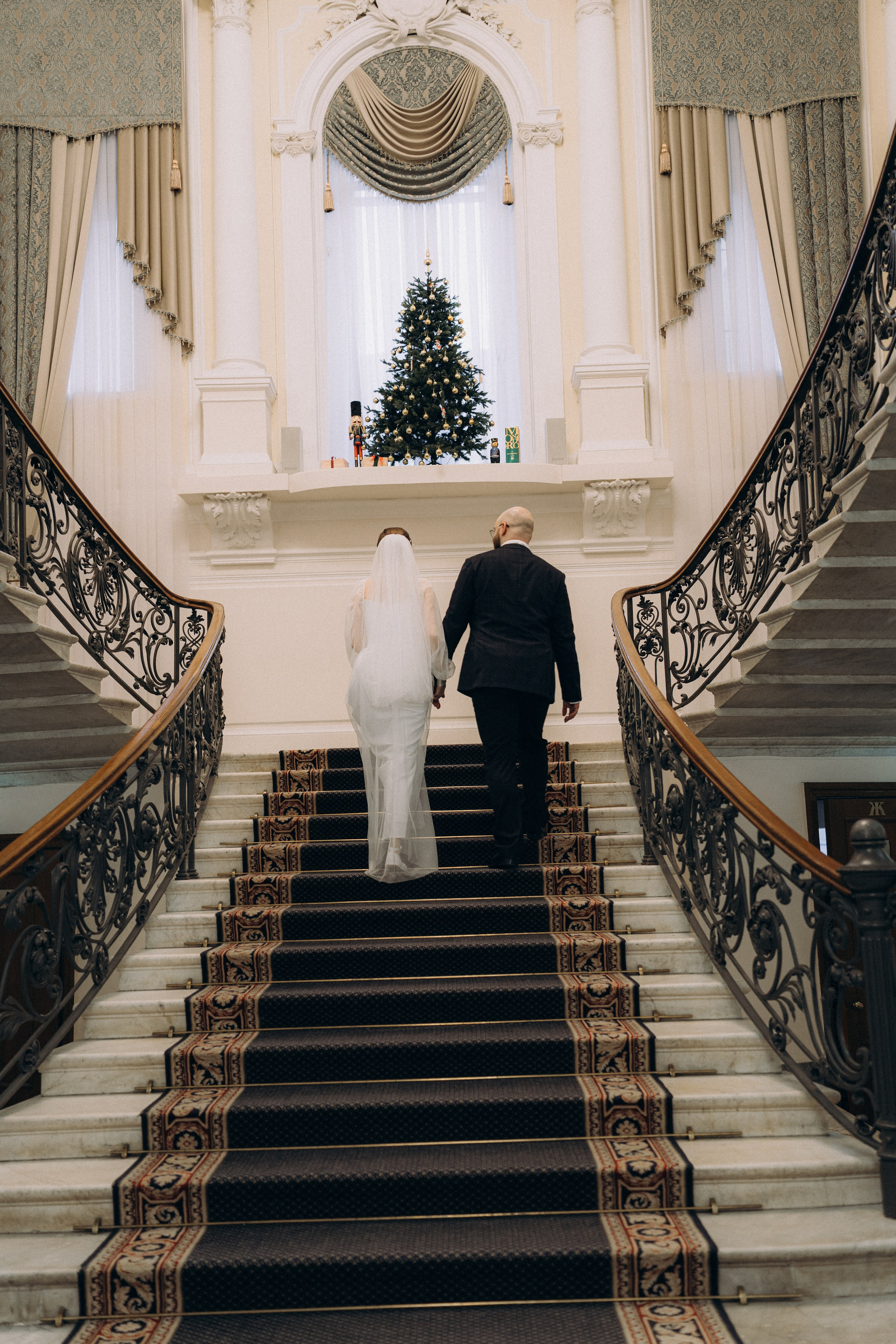 СВАДЕБНАЯ СЬЕМКА ВО ВТОРОМ ДВОРЦЕ (ДЕКАБРЬ) ТАКЖЕ СЬЕМКА В СТУДИИ НА ЧЕРНЫШЕВСКОЙ. Профессиональный фотограф, Санкт-Петербург — Виктория Богомолова
