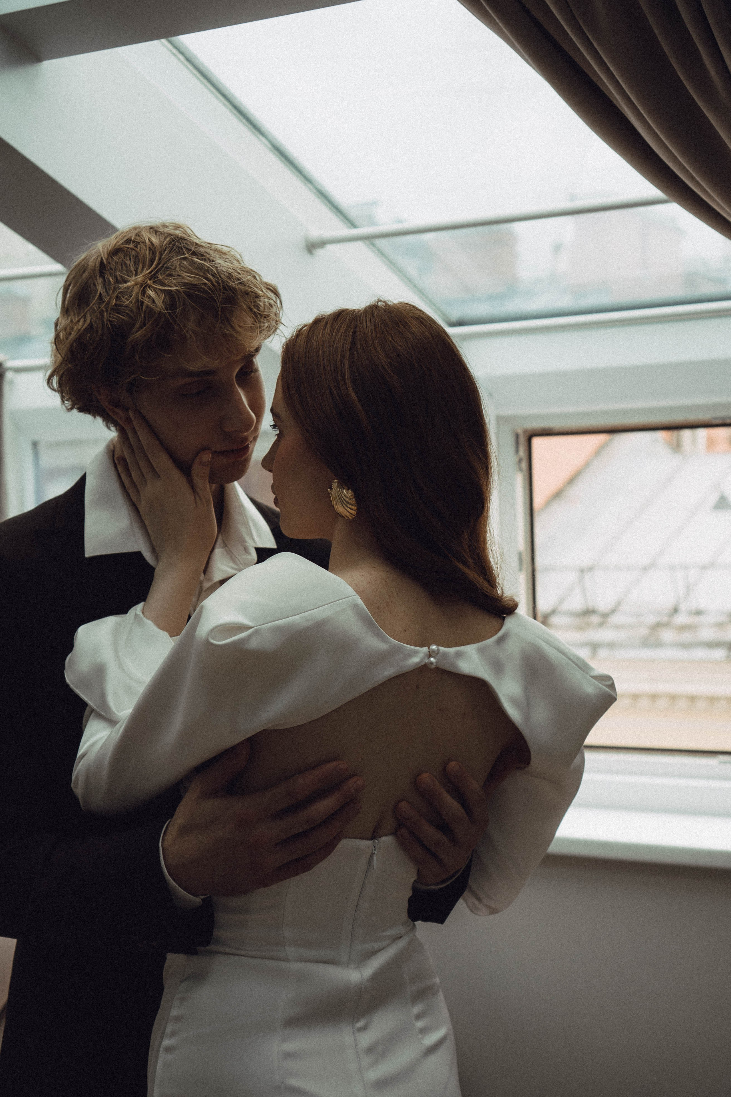 СВАДЕБНАЯ СЬЕМКА В ОТЕЛЕ. СБОРЫ ЖЕНИХА И НЕВЕСТЫ И ТАКЖЕ ТОР И ПОДГОТОВКА К ПРОГУЛКЕ. Профессиональный фотограф, Санкт-Петербург — Виктория Богомолова