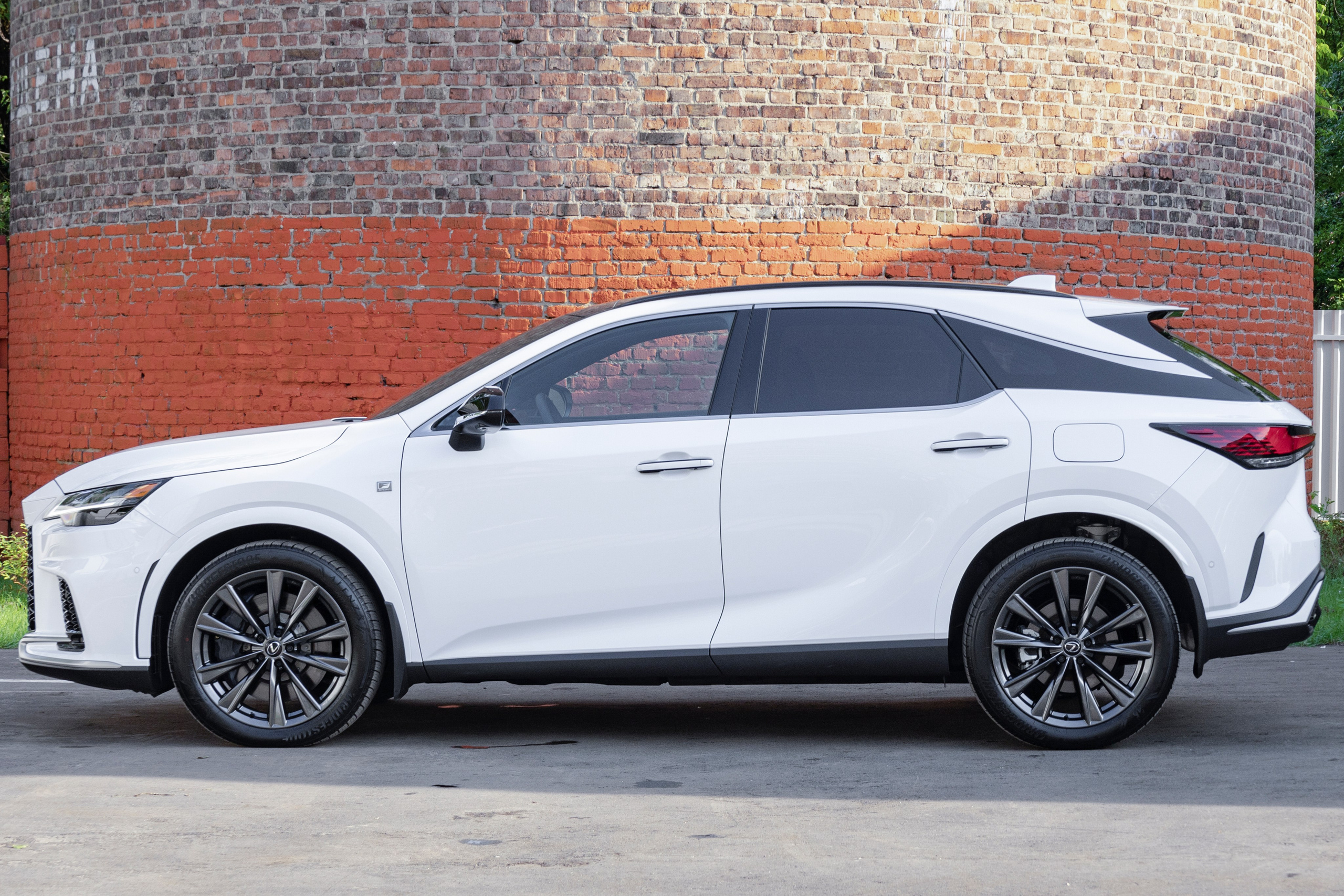 Фотосессия с мотоциклами и автомобилями. Предметный фотограф в Москве и Московской области